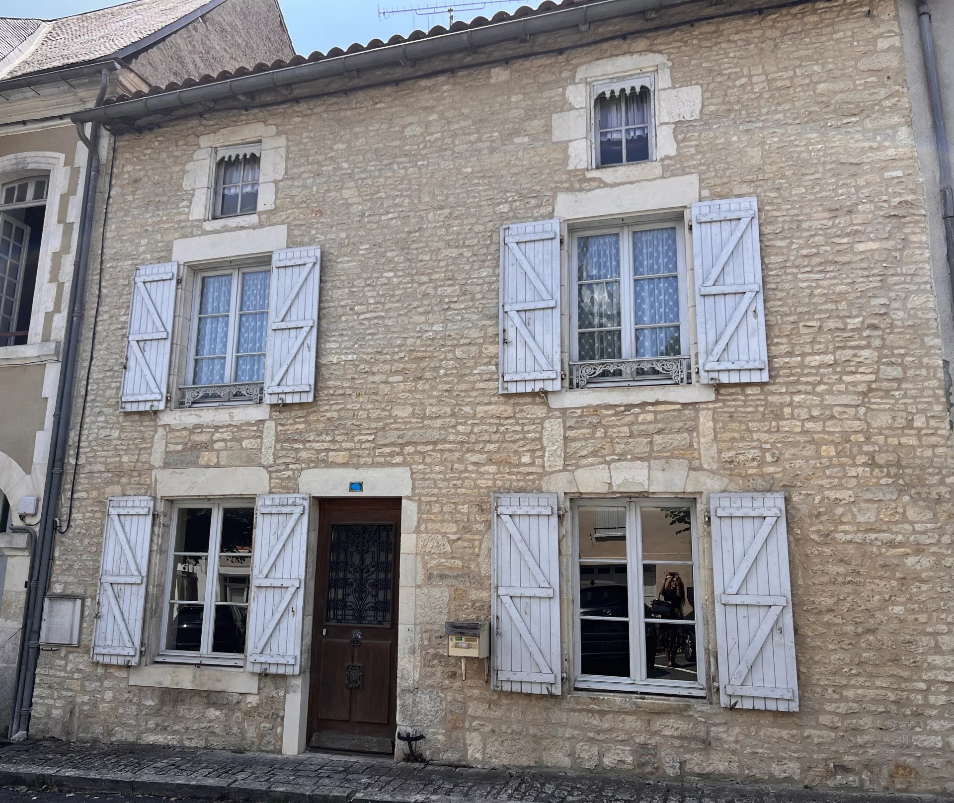 Spacieuse maison de village dans le pittoresque village de Verteuil sur Charente