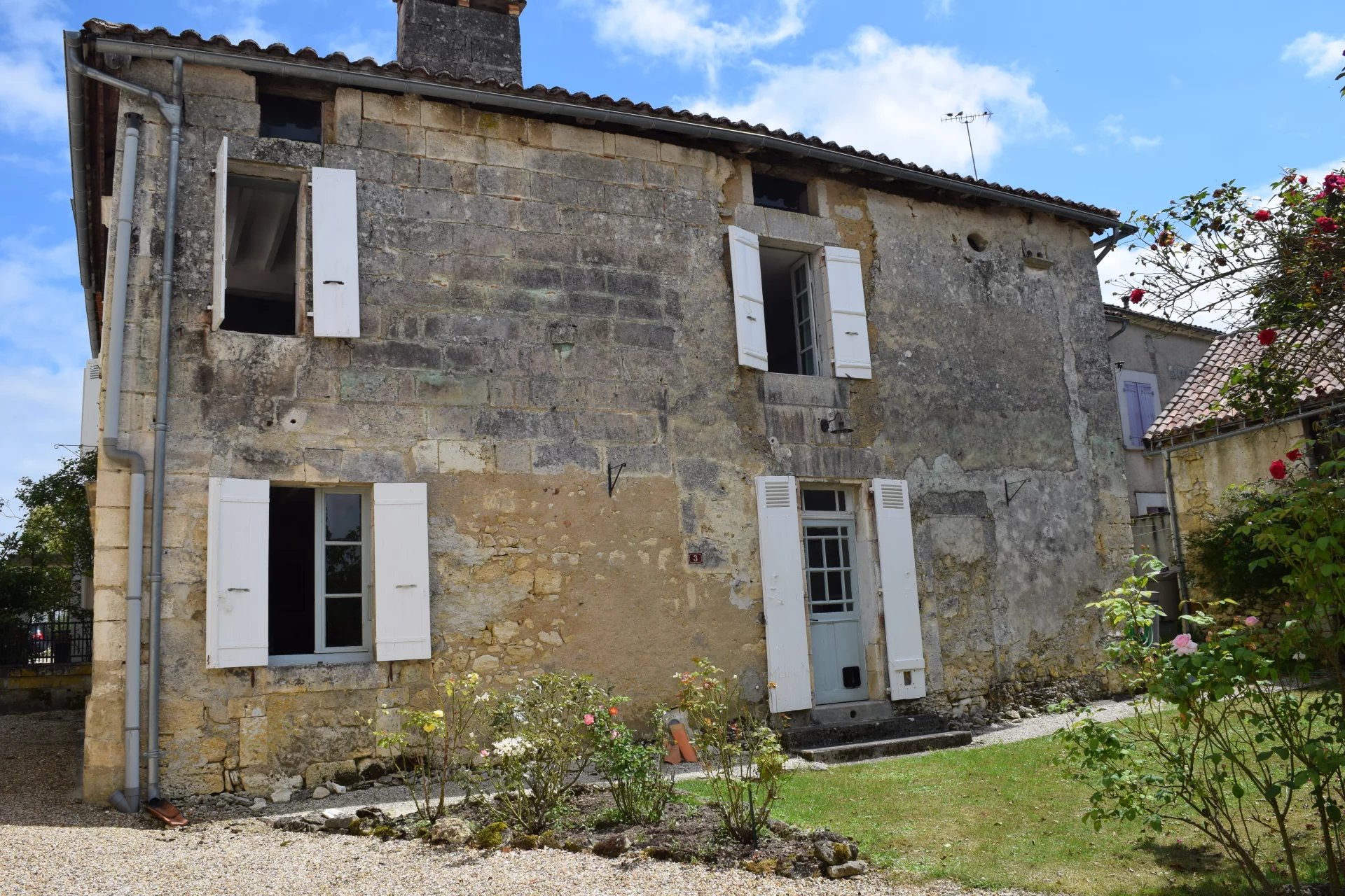 Maison de 3 chambres, granges et jardins