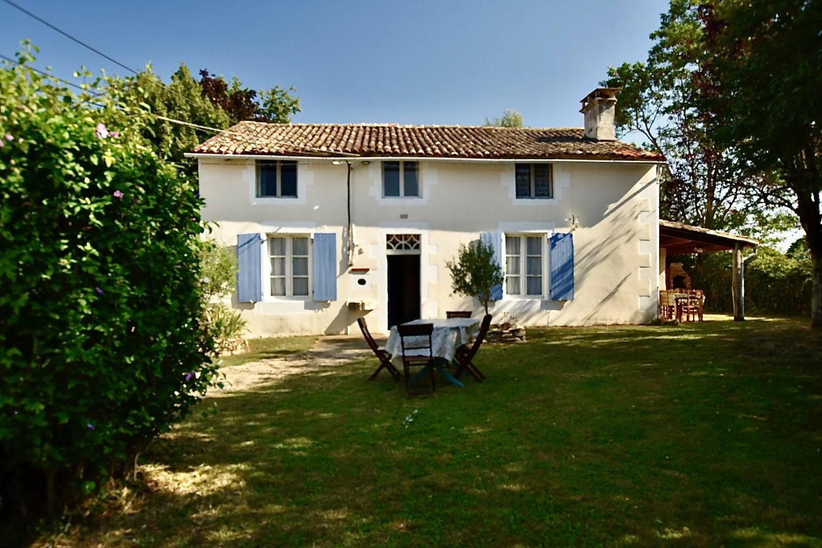 Great value 3 bed Farmhouse with 3 Gites and Pool