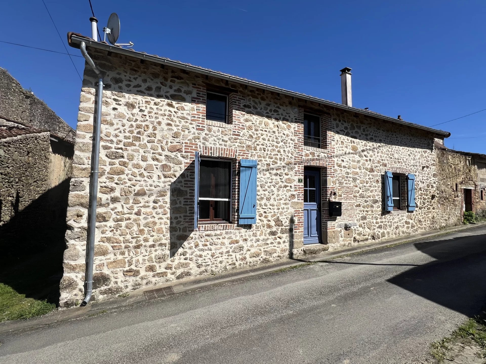 Charming renovated 2 bedroom stone house