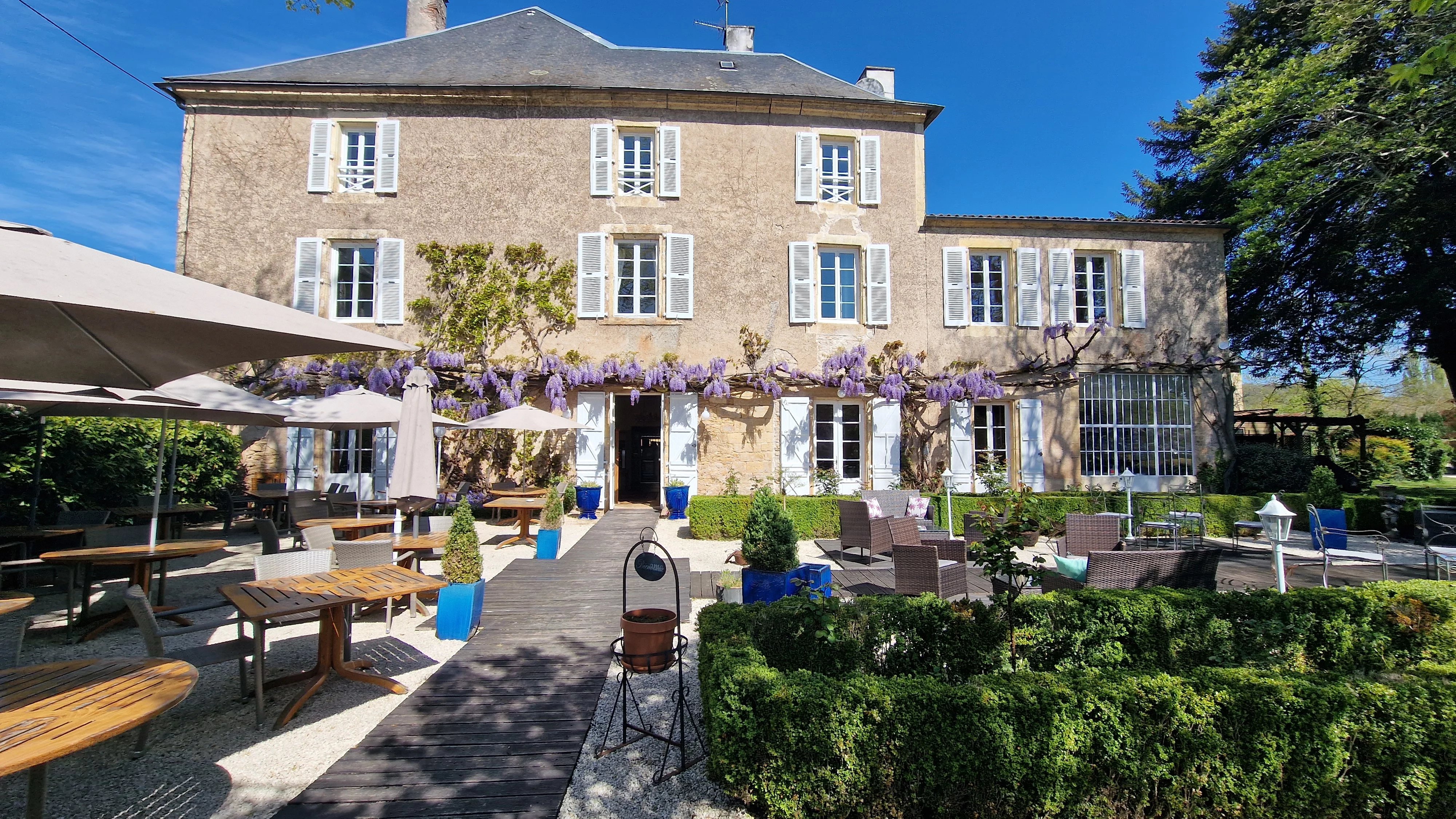 Hôtel de charme dans un cadre magnifique au bord de la rivière