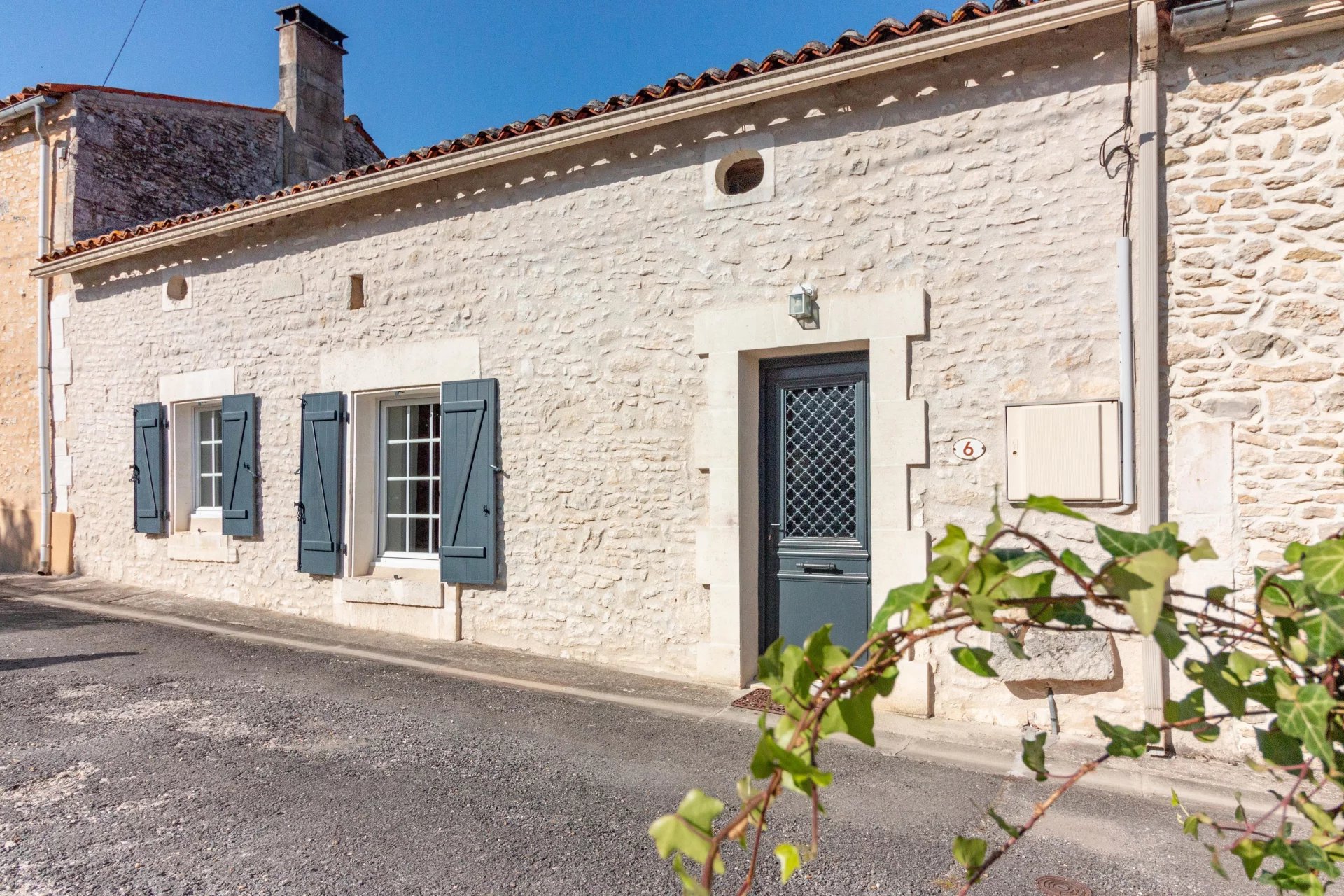 Beautifully presented village house just outside Cognac
