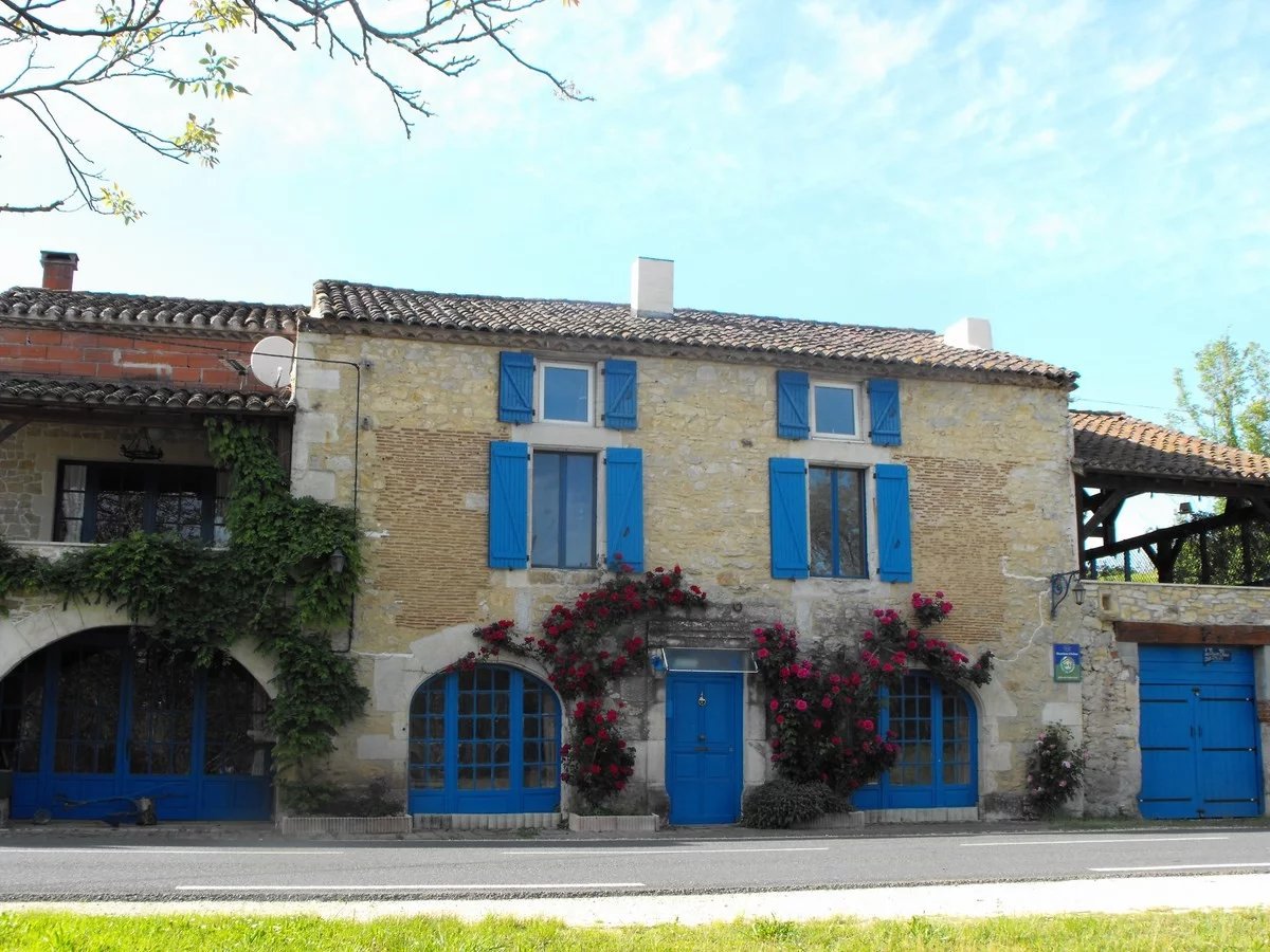 Investment property with gite and chambres d'hôte