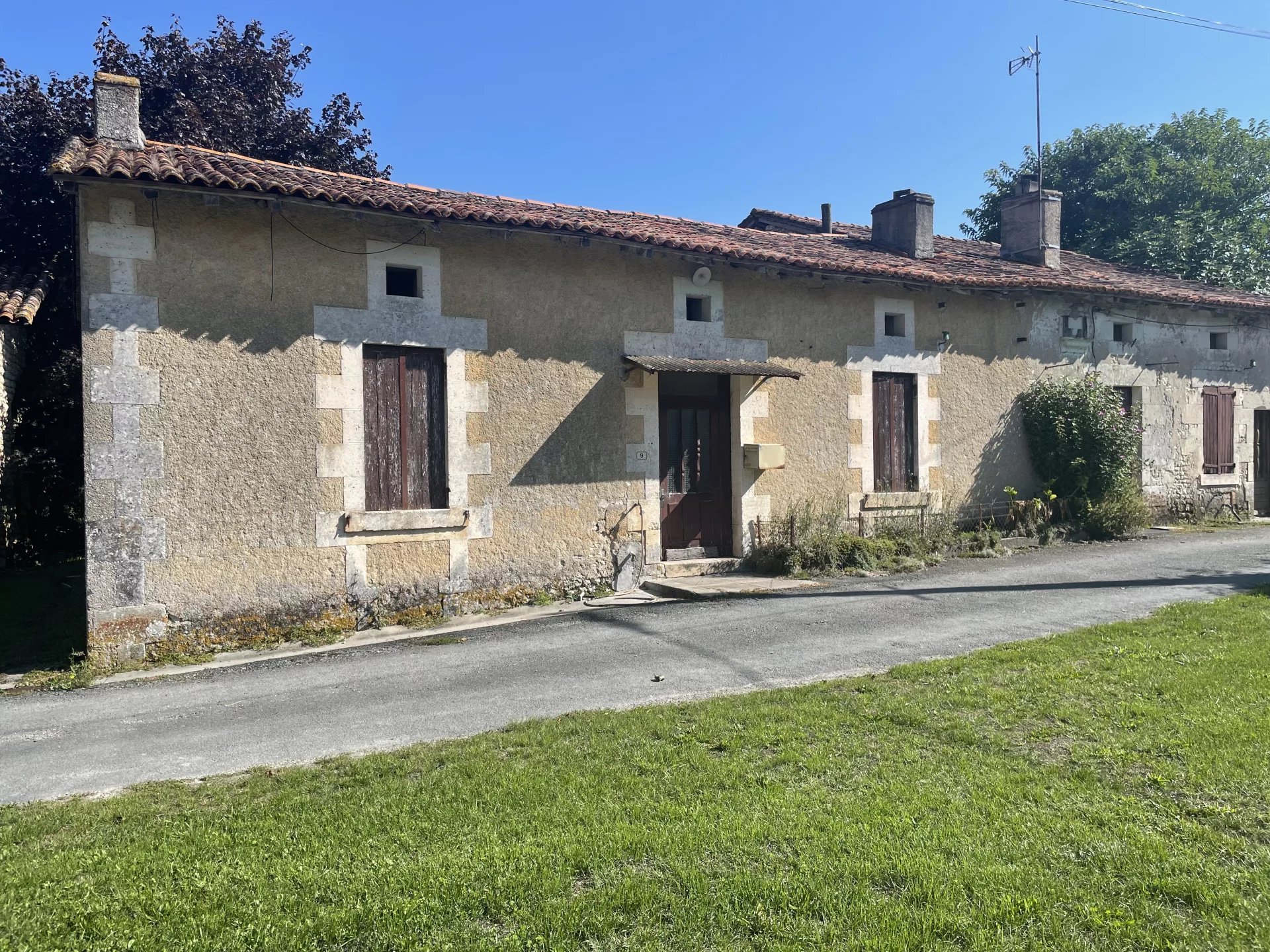 Longère charentaise traditionnelle à rénover