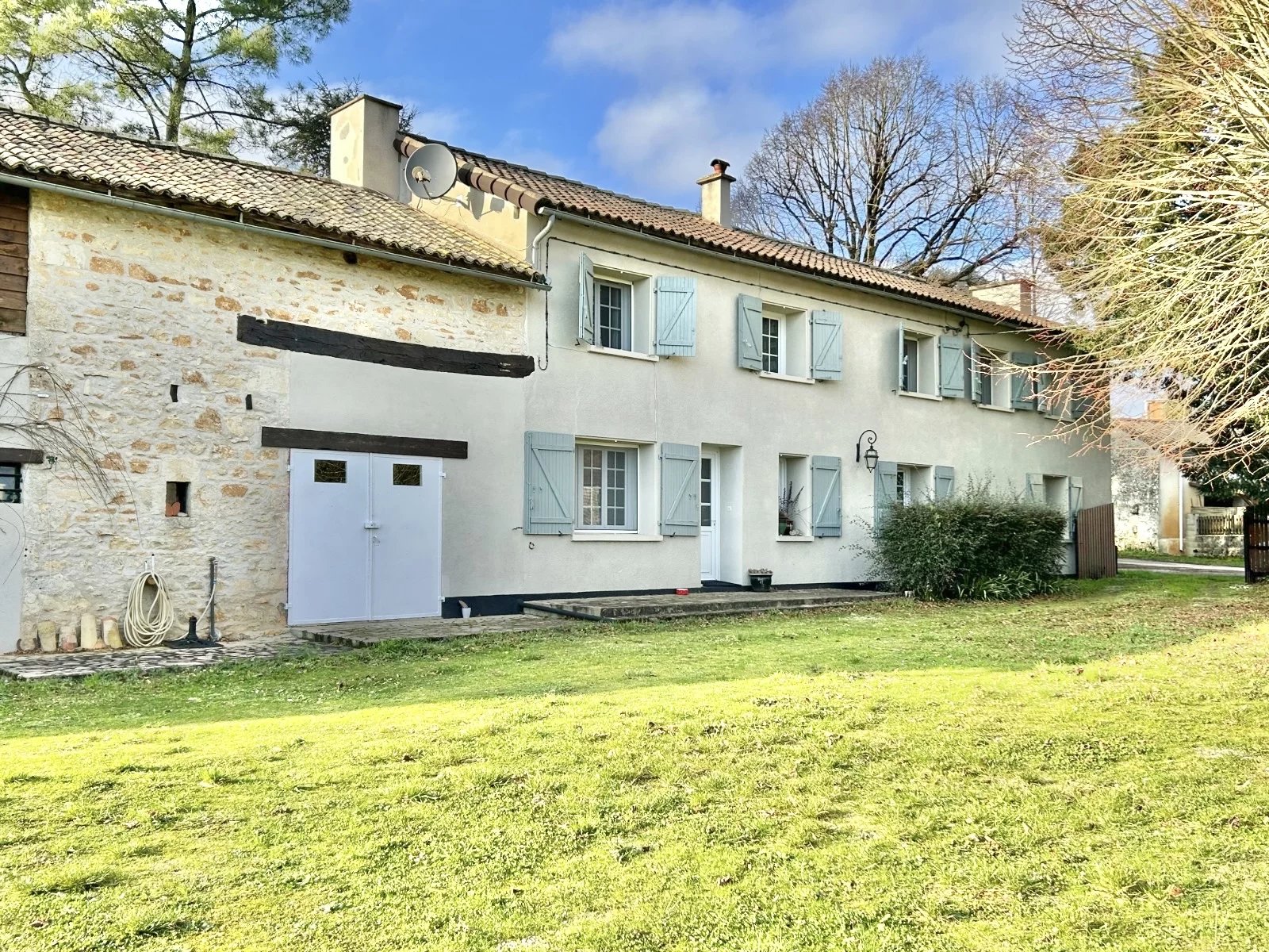 Une belle maison individuelle en pierre de 4 chambres