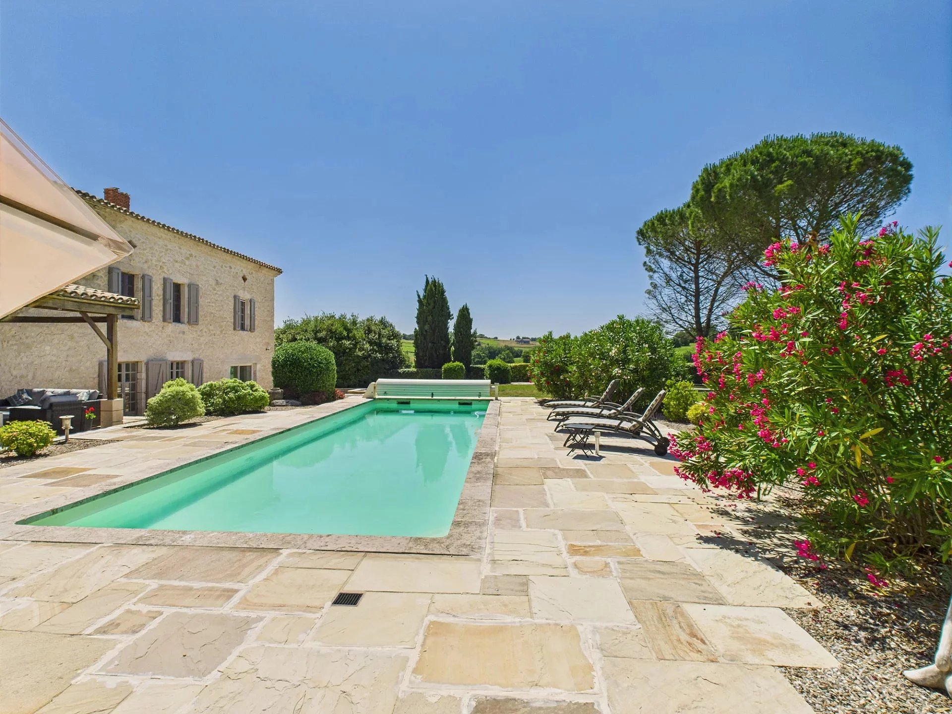 Charming 5-Bedroom Stone Property Surrounded by Vines