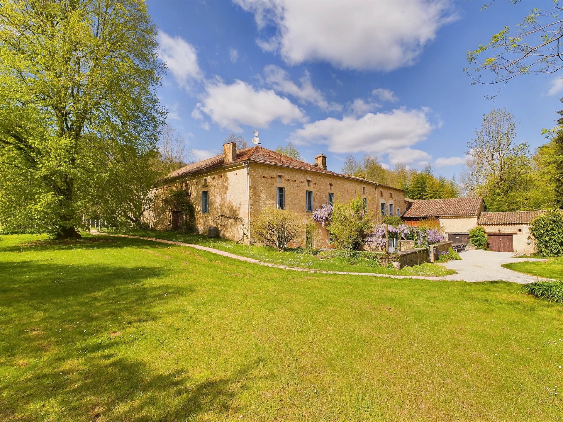 Beautiful property in an idyllic setting