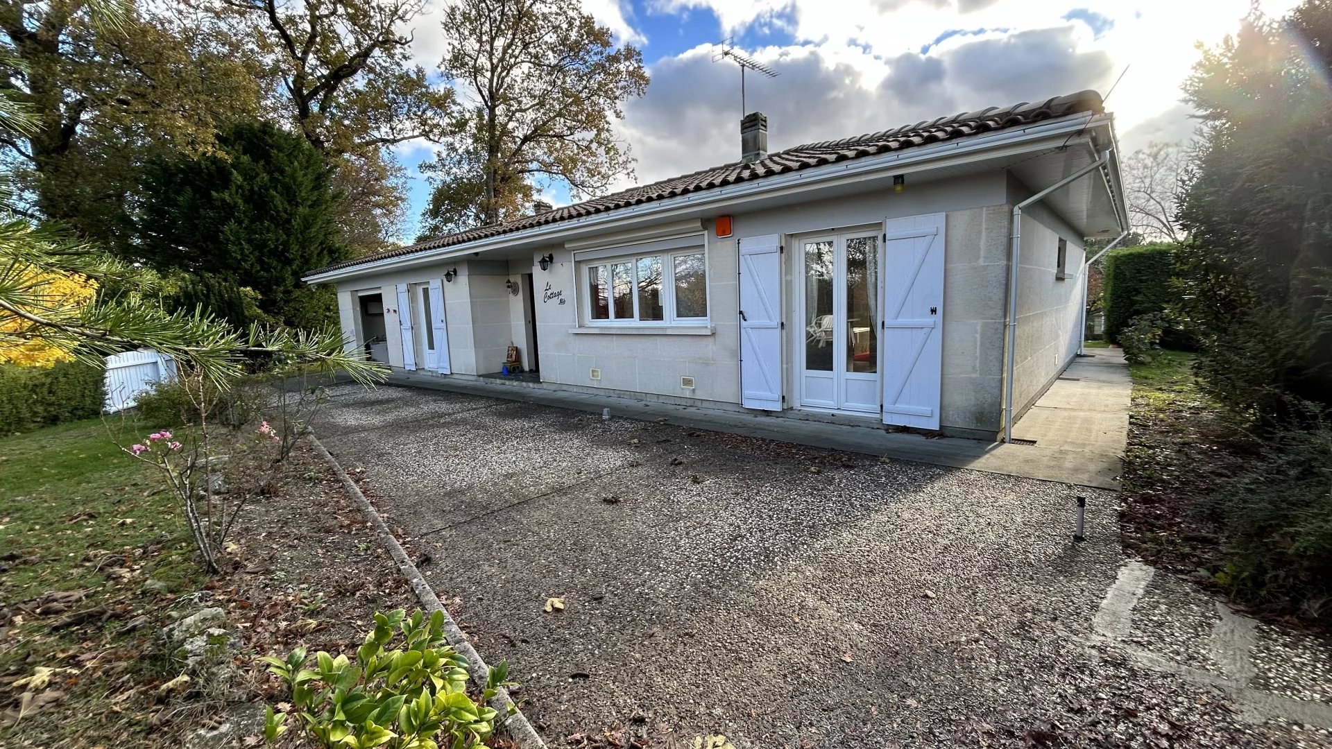 Pretty single-storey bungalow