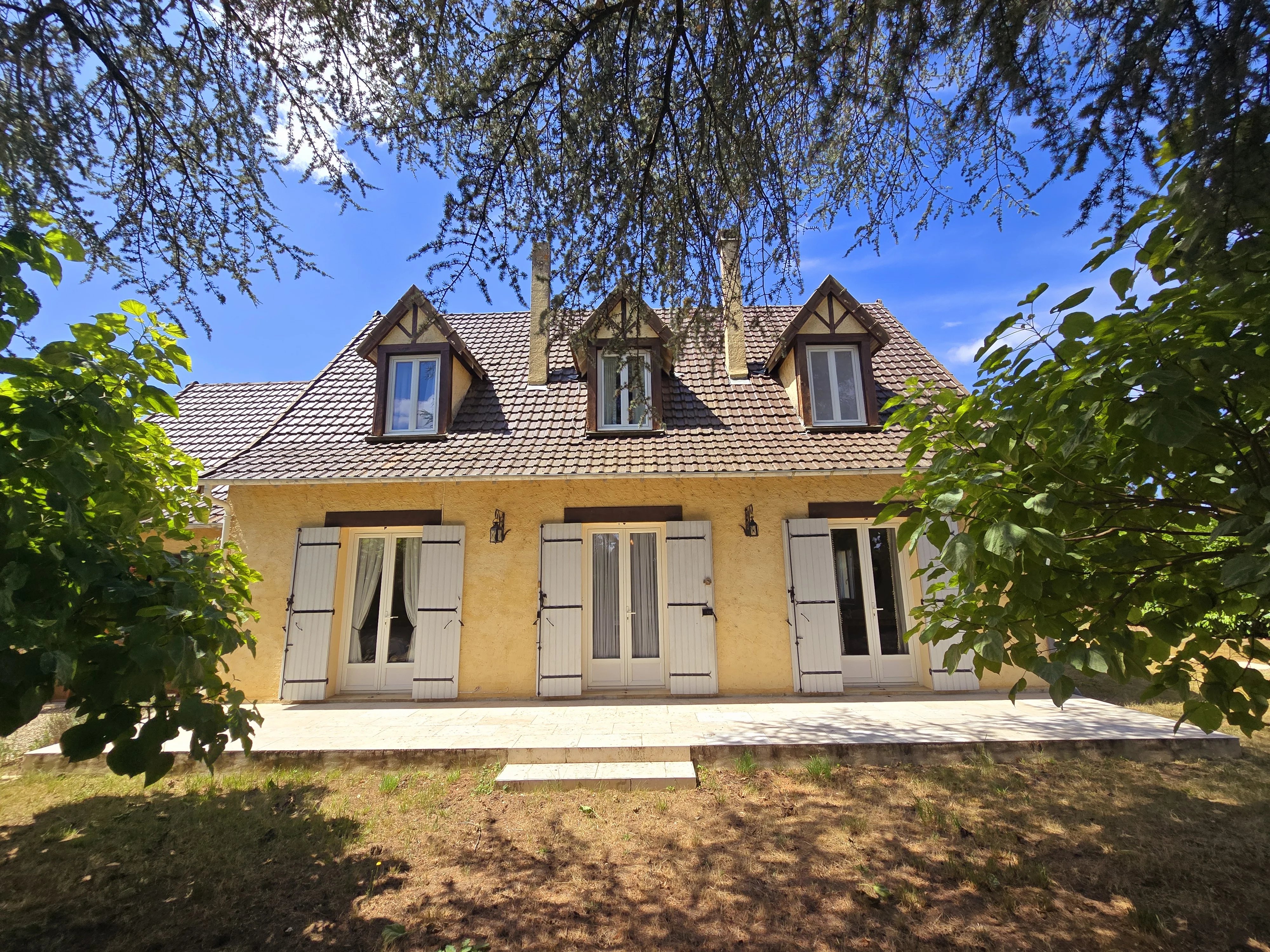 Charmante maison familiale de 3 chambres avec piscine – À pied du centre d’Eymet