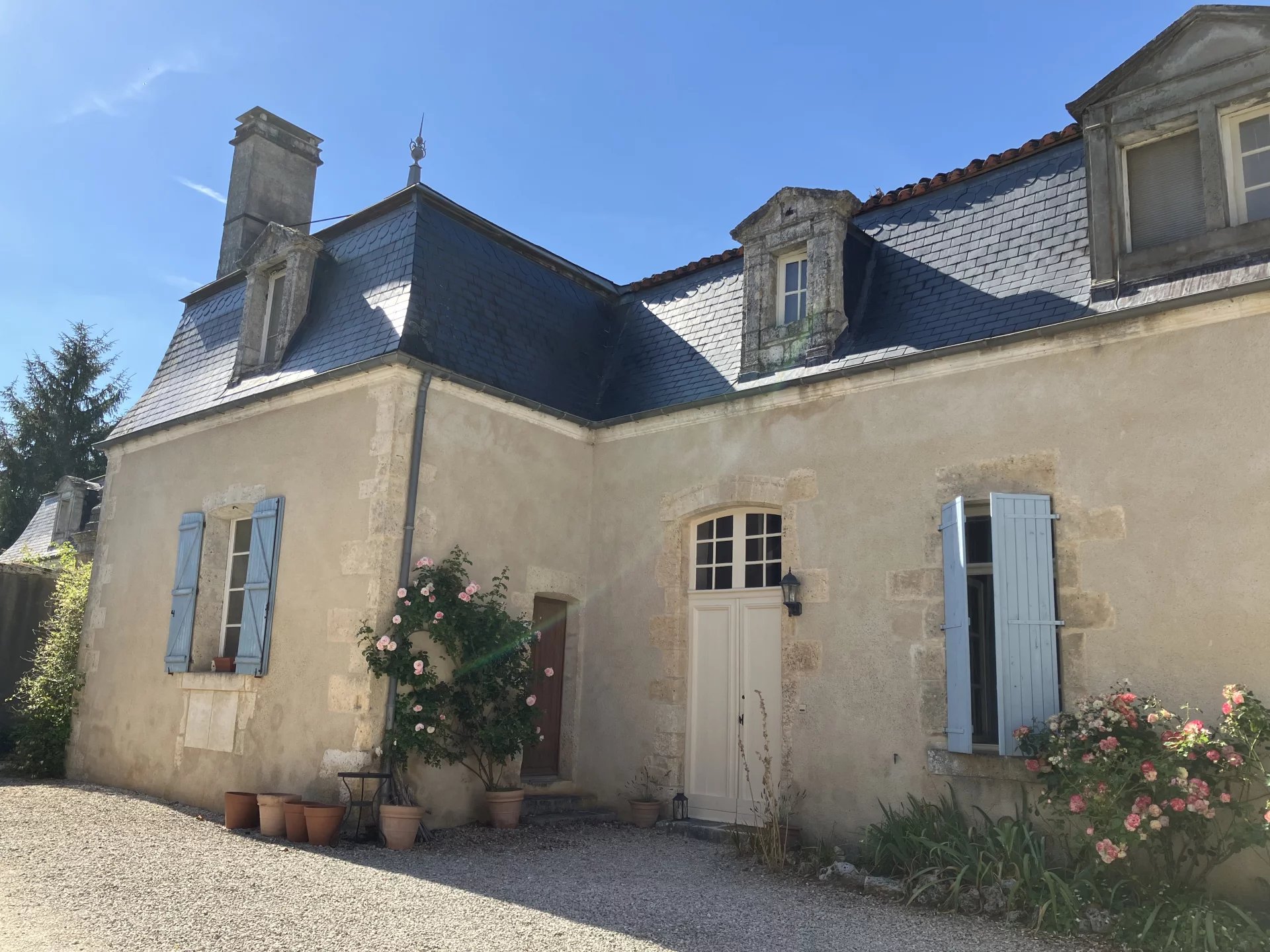 Apartment in stunning château with views