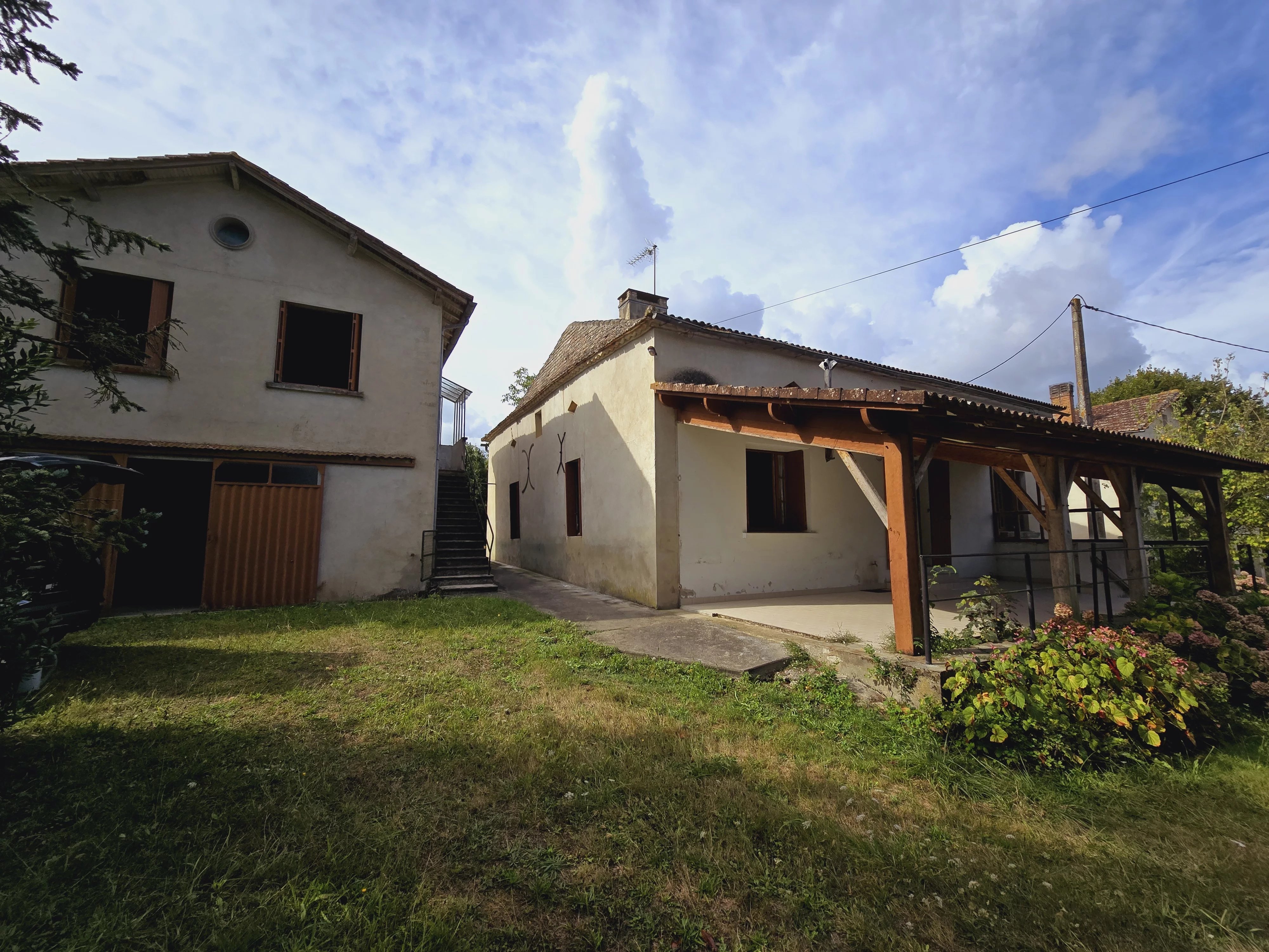 Hameau en attente d'être aménagé à 2 minutes d'EYMET !