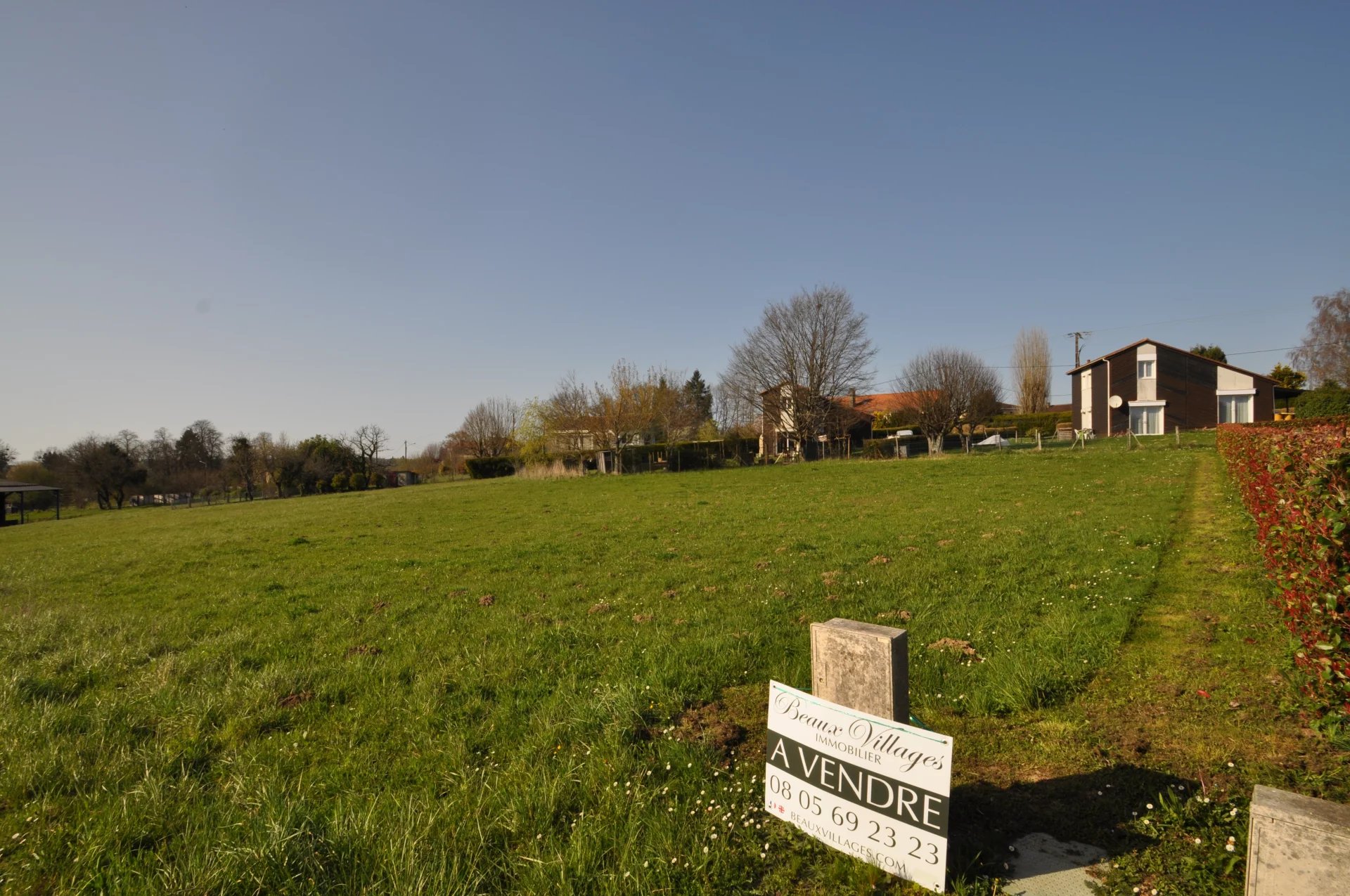 Building plot with planning permission on the borders of the Charente and Dordogne