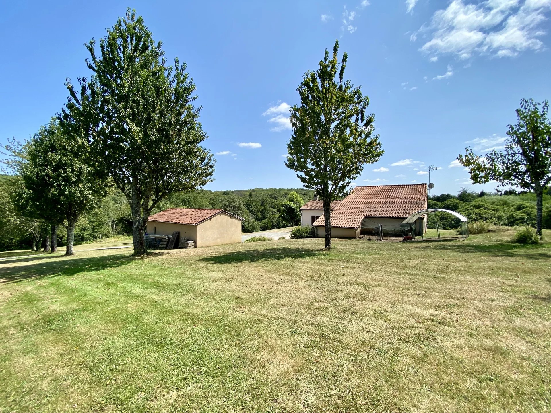 Beautiful house in the heart of nature, fully self-sufficient in electricity