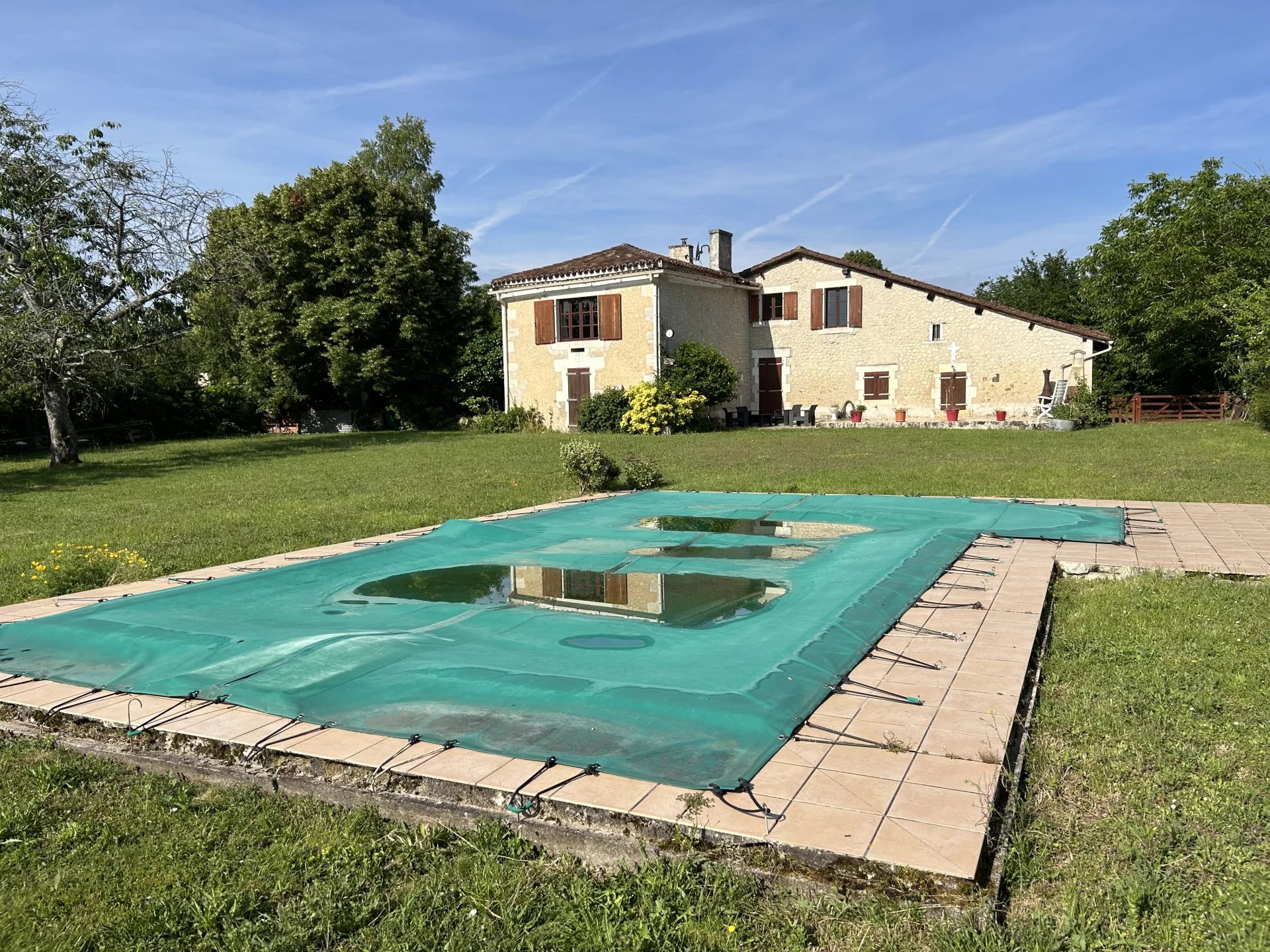 Magnifique ferme avec gîte et piscine