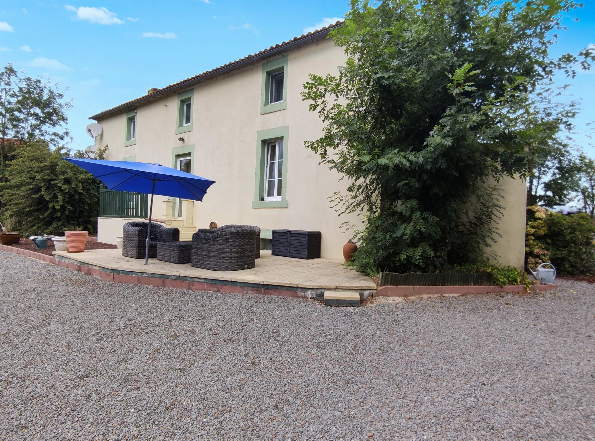Spacious 3-Bedroom Farmhouse with Stunning Gardens in Tranquil Rural Setting