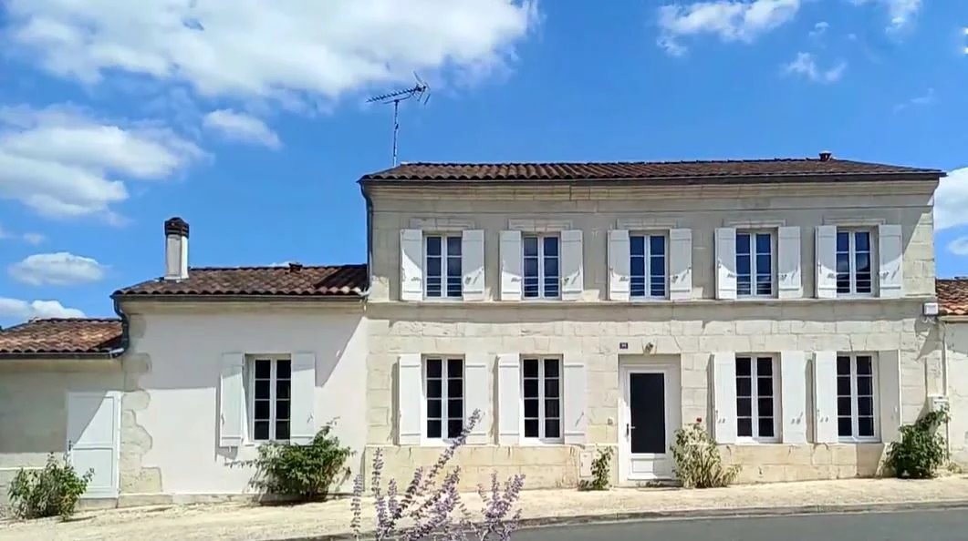 Maison 6 chambres avec piscine et vues, double vitrage