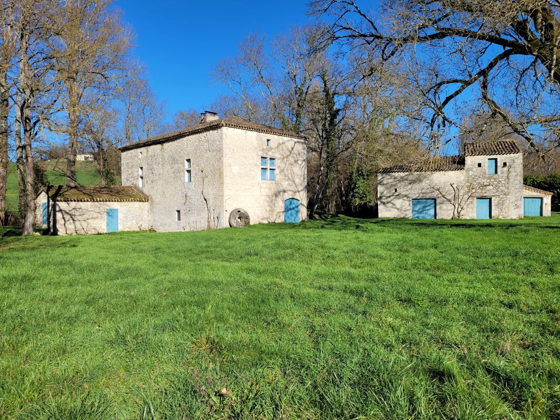 Magnifique moulin à eau du XVIe Siècle