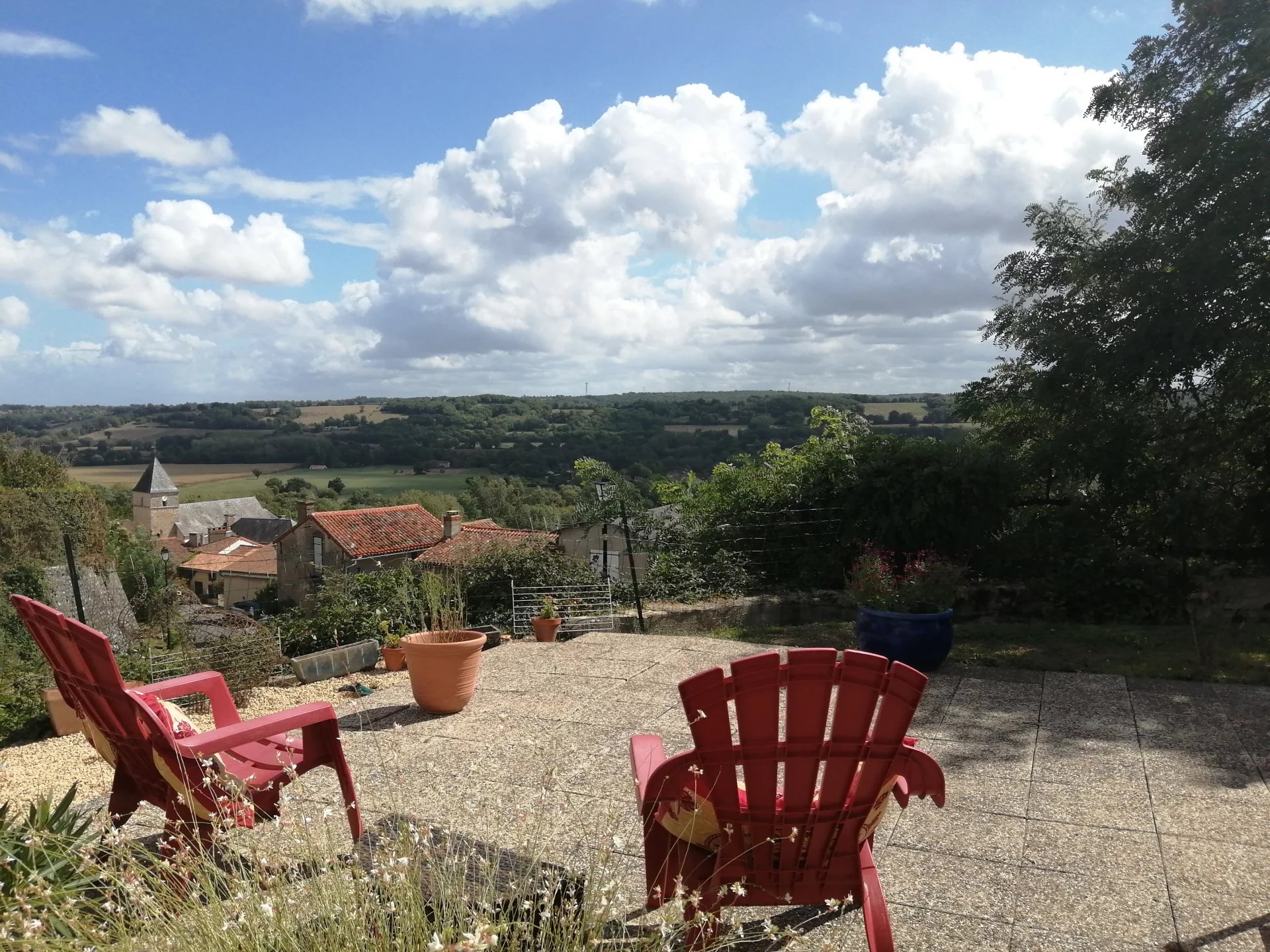 Maison en pierre avec une magnifique vue