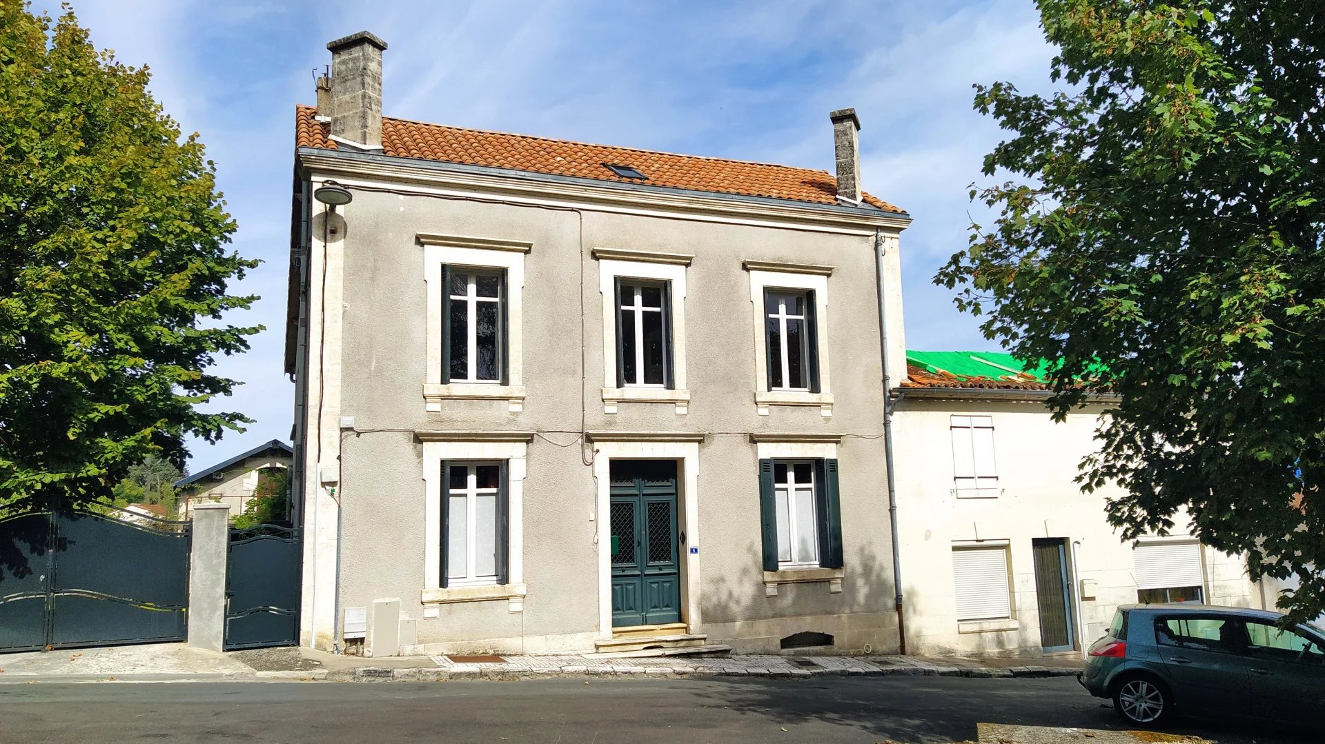 Elegant Riberac townhouse