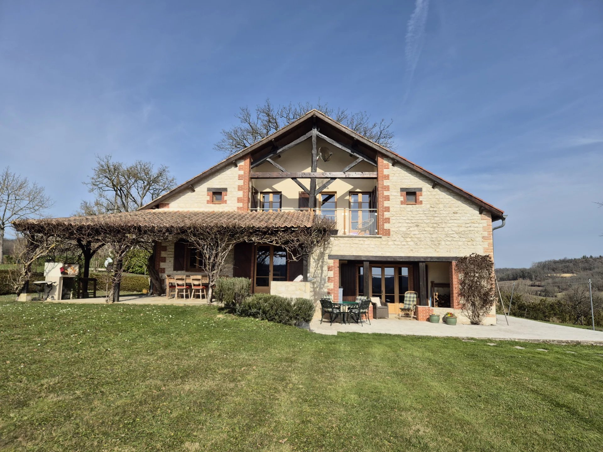 Lovely converted stone barn with pool