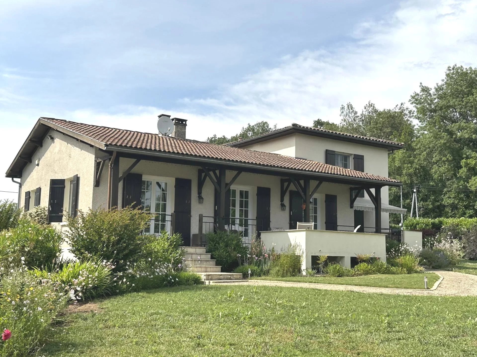 Belle maison, 3 chambres, piscine et dépendance à proximité de Duras et Marmande