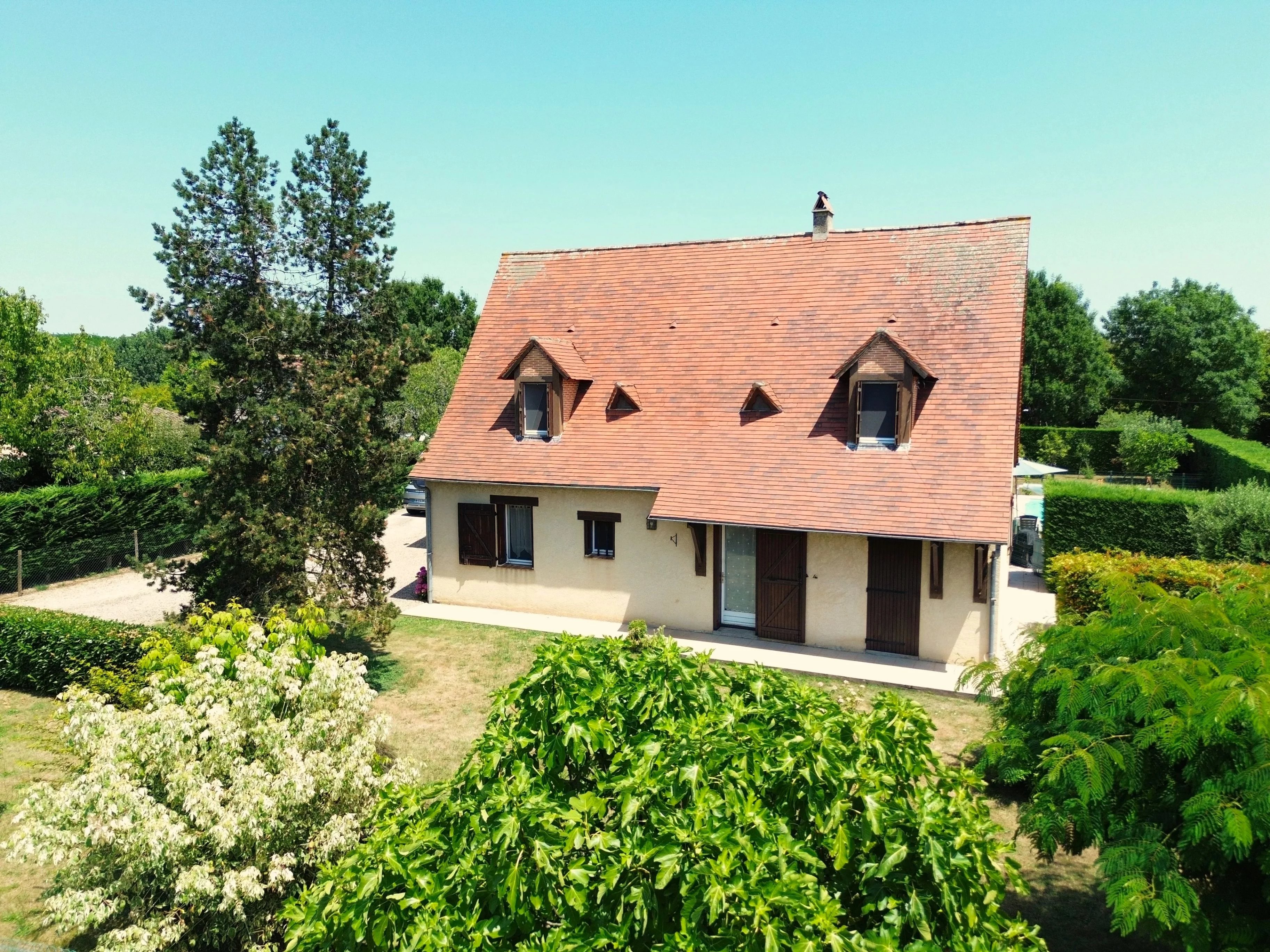 Jolie périgourdine contemporaine bien entretenue