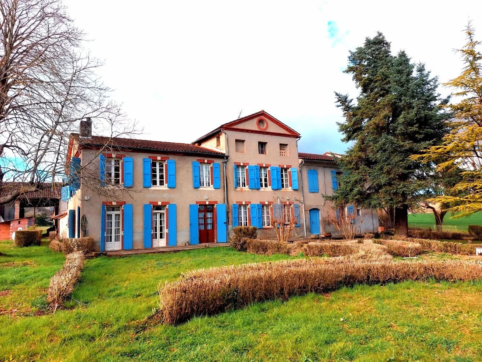 Manor house for renovation - Albi outskirts