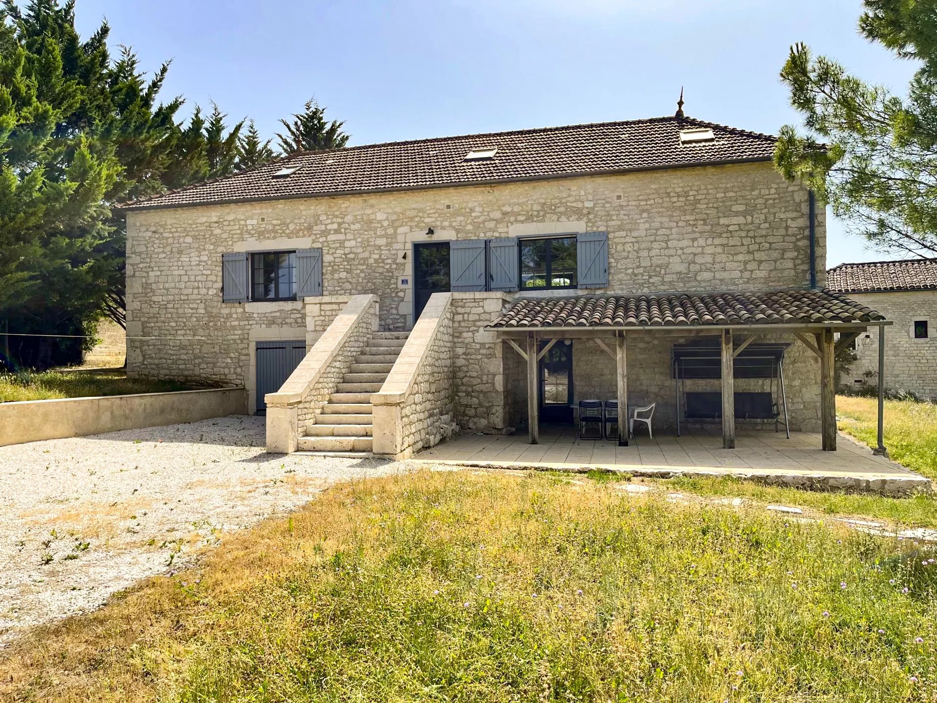 Stunning 6-Bedroom Renovated Stone House with Pool in Idyllic Quercy Blanc