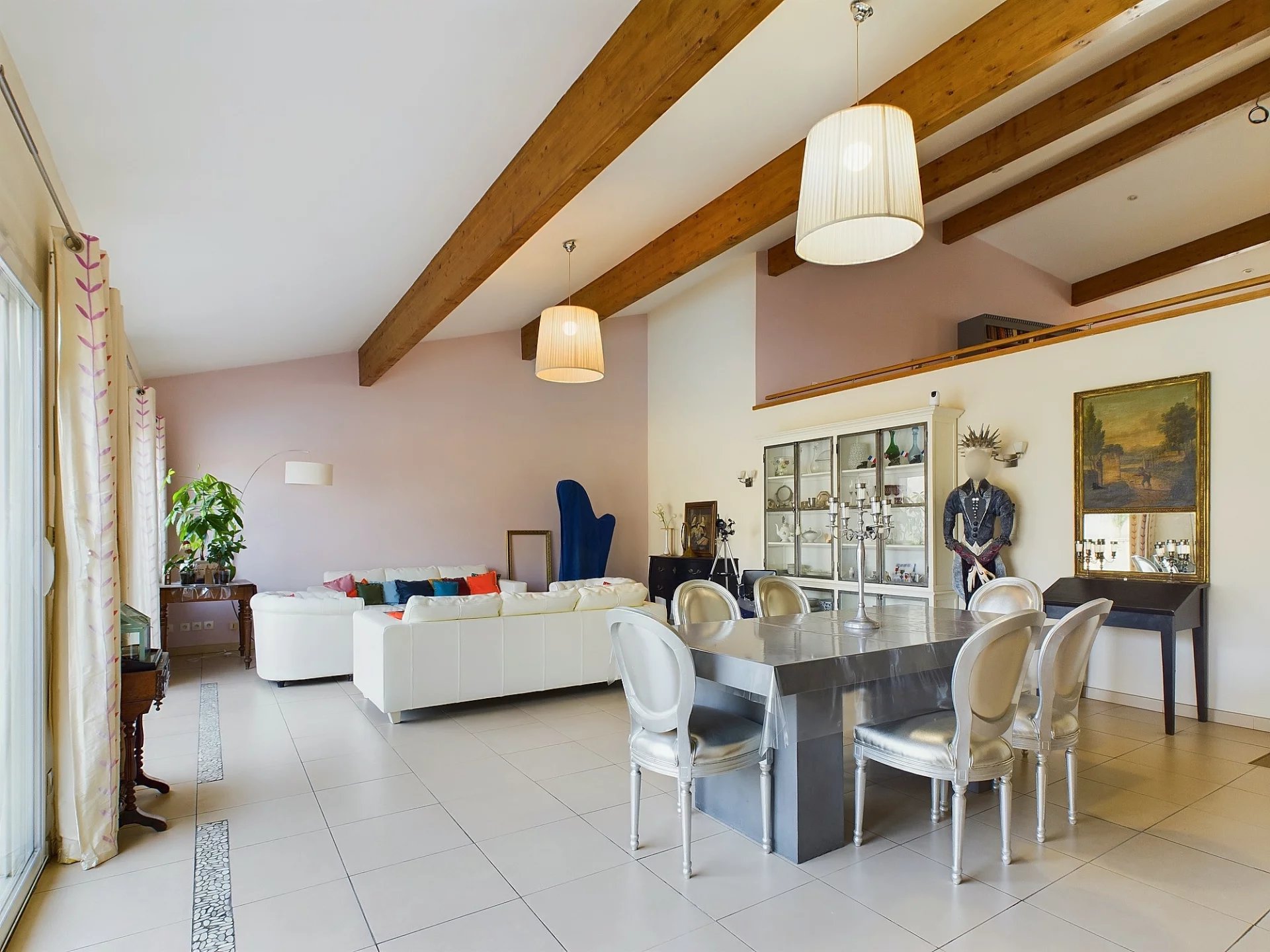 Lovely Townhouse, 10 Minutes from Nerac