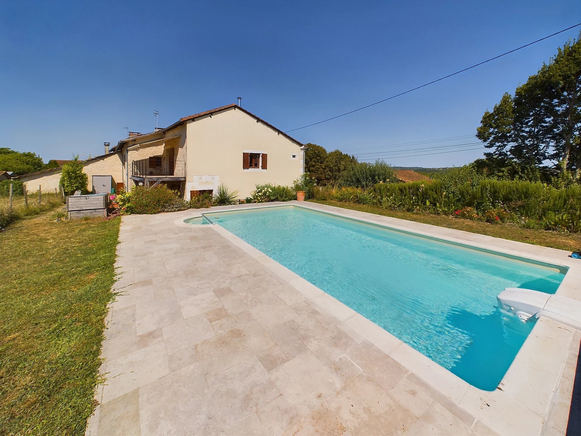 Propriété dans hameau de trois chambres avec vue imprenable.