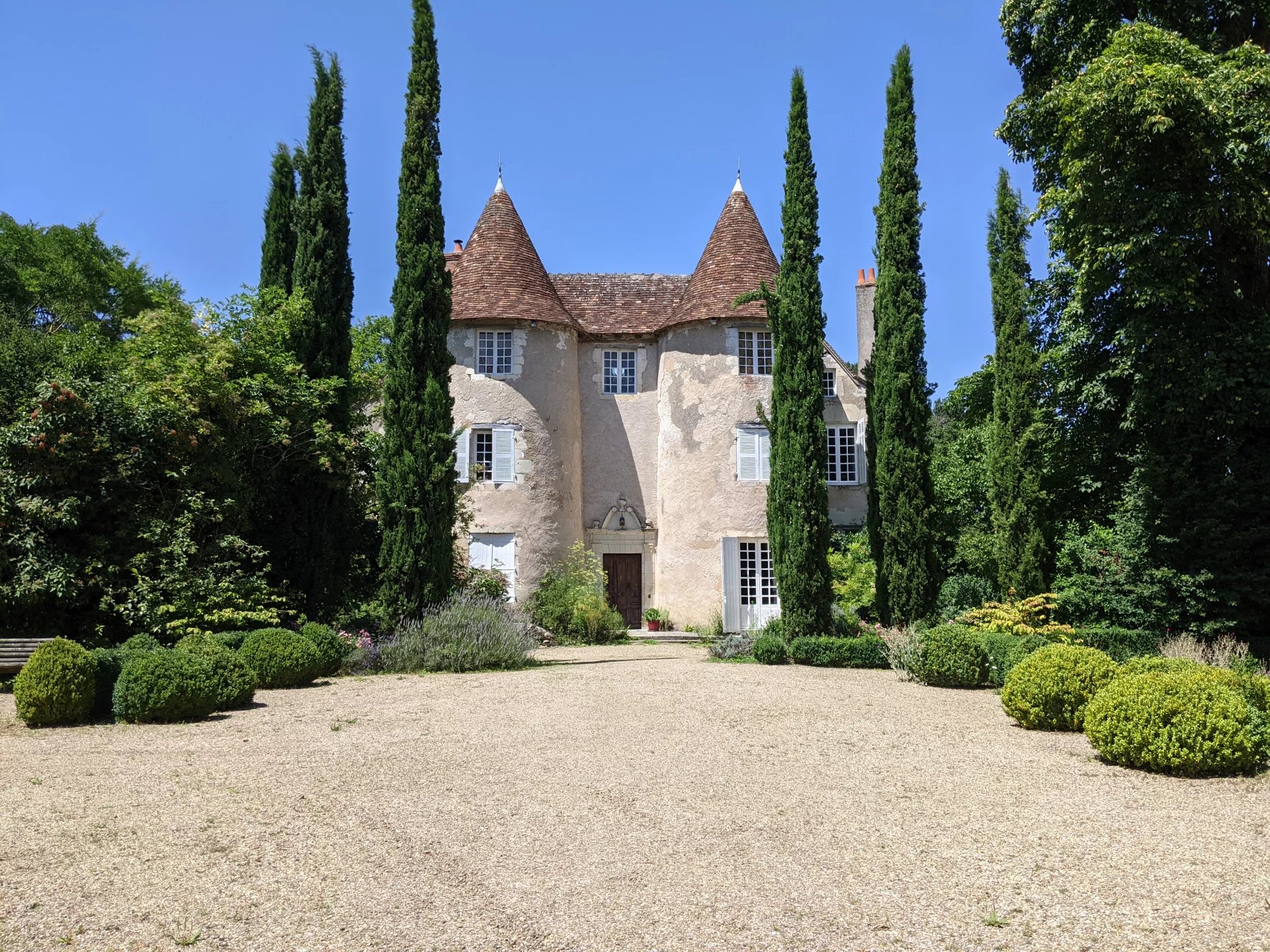 Outstanding 15th century Château located in the Brenne National park