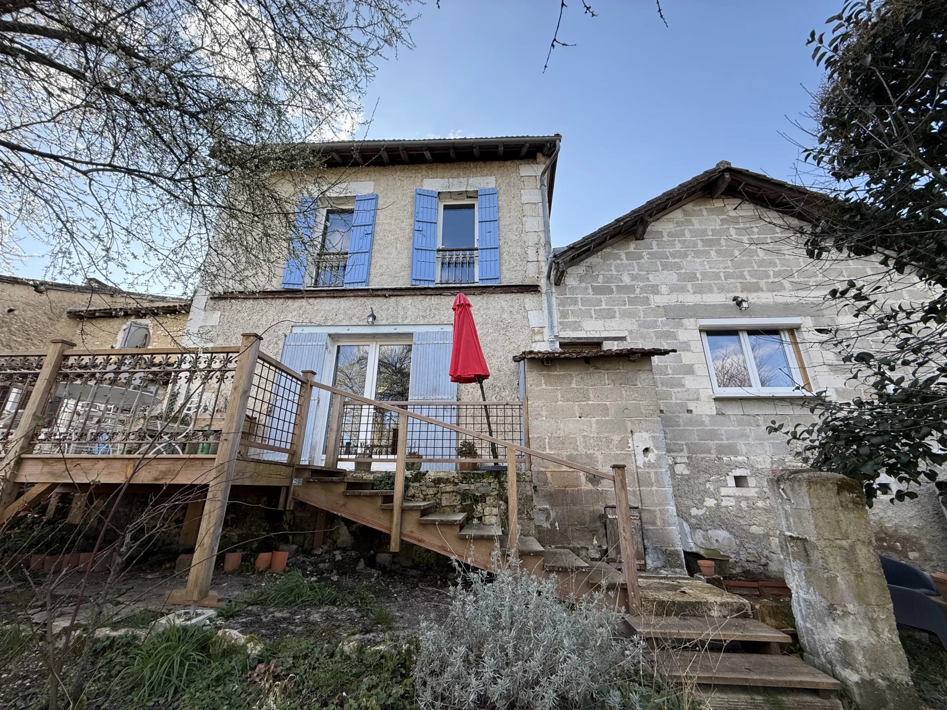 Charmante maison de 5 chambres dans un village populaire avec vue sur la campagne