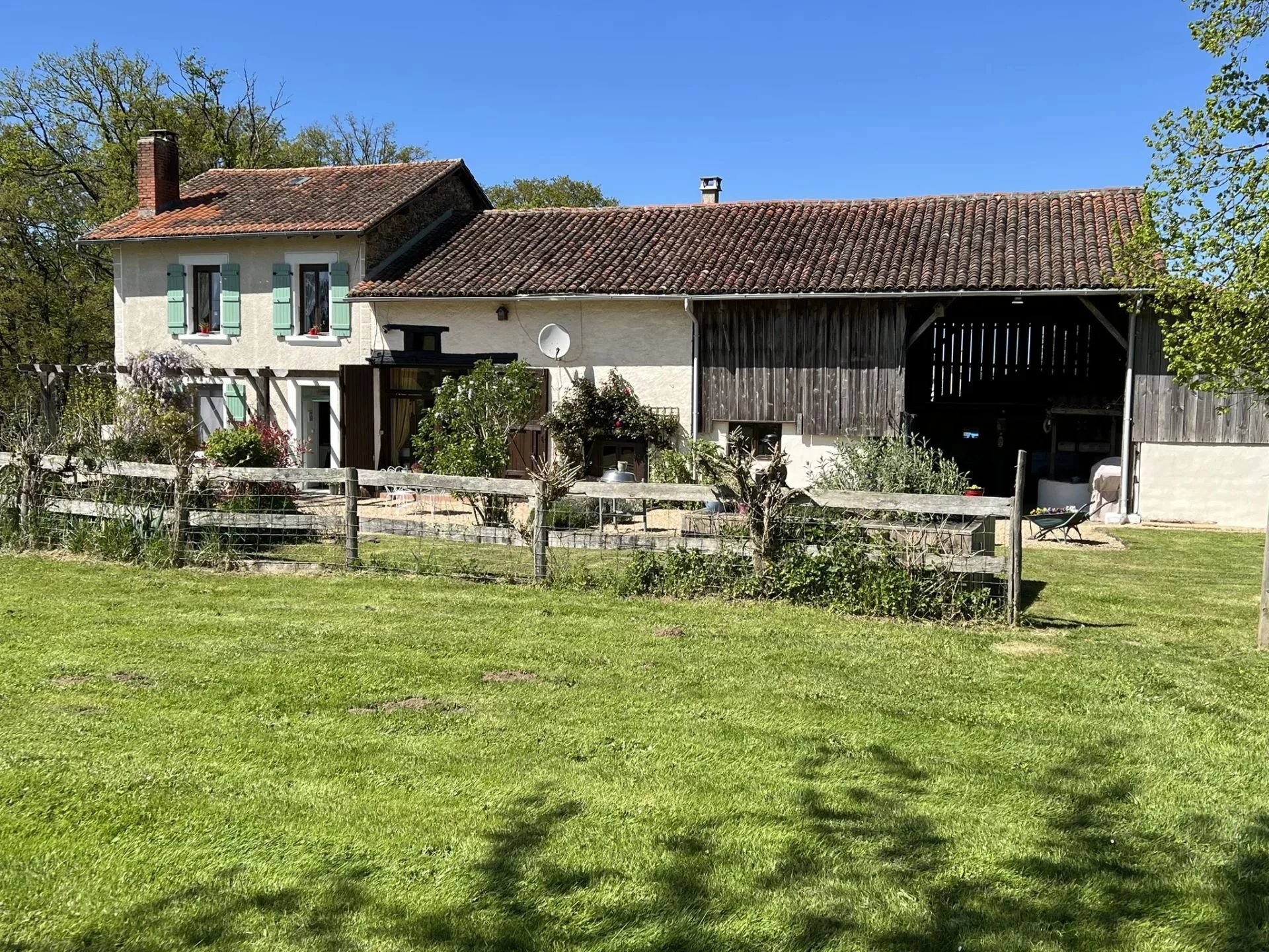 Maison de caractère avec 1ha de terrain