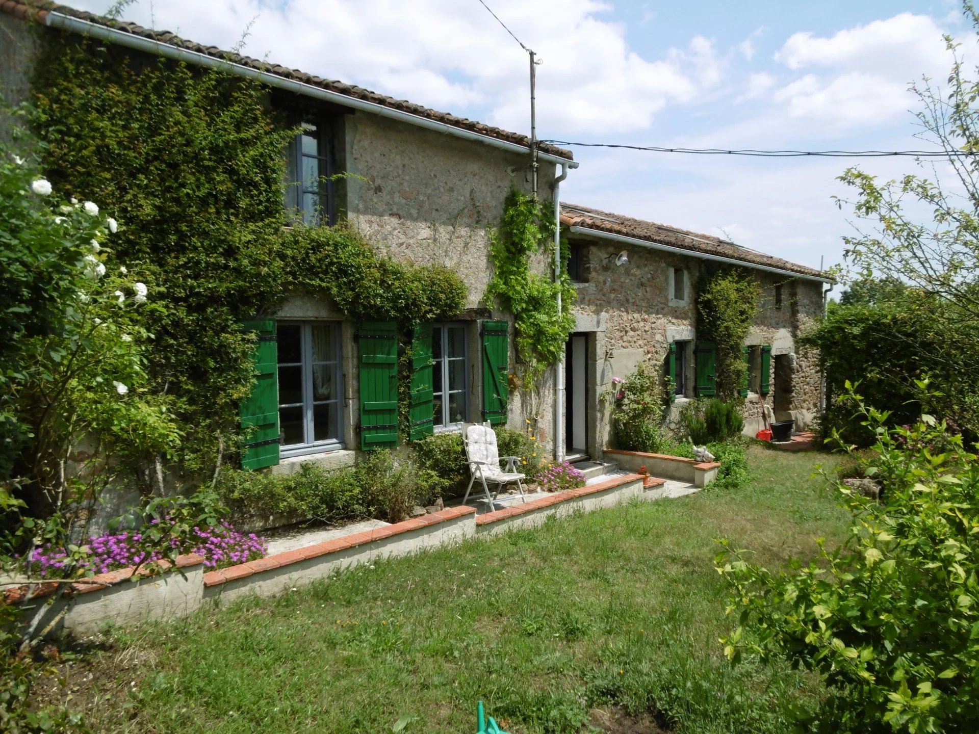 Character house with Pool and guest cottage