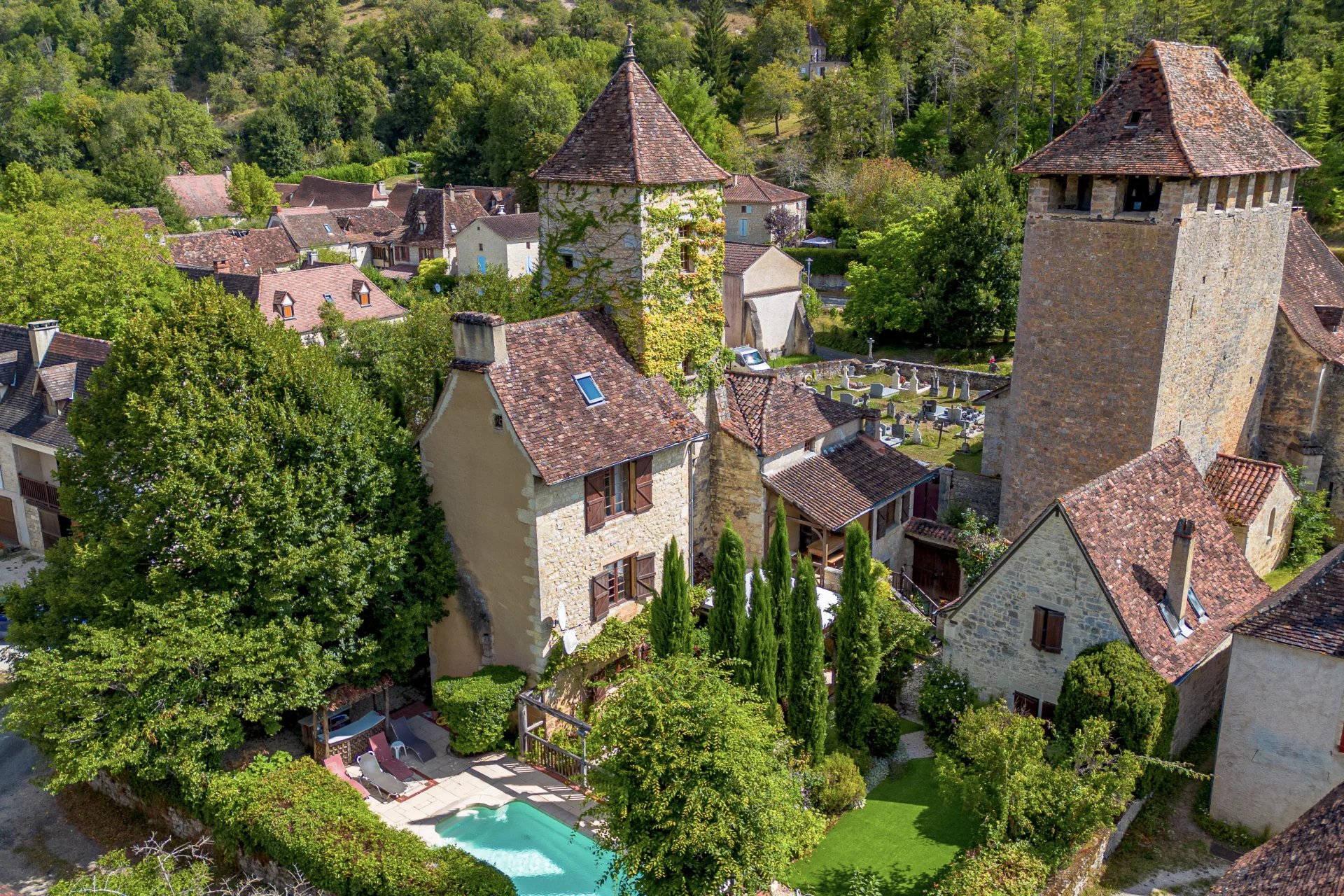 Unique in the area, templar watchtower and detached cottage