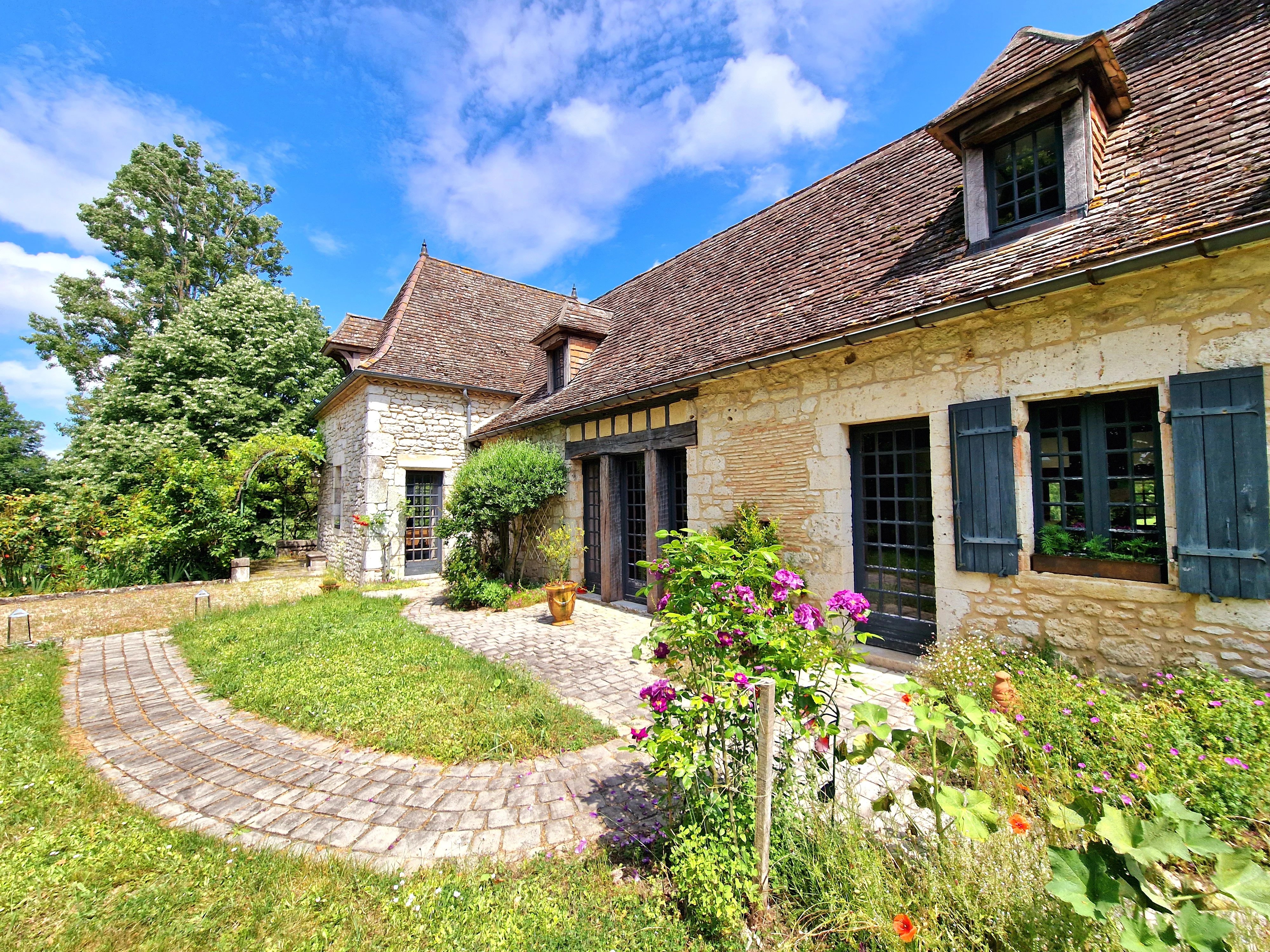 Magnificent stone ensemble with stunning gardens, lakes and views