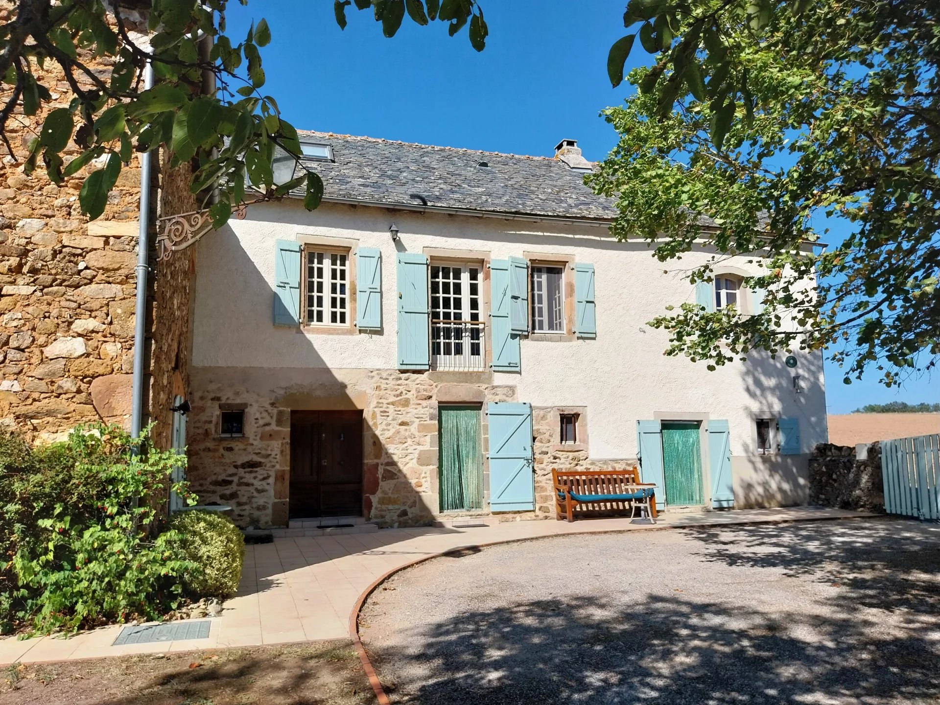 Character Farmhouse with views of Gorges D'Aveyron