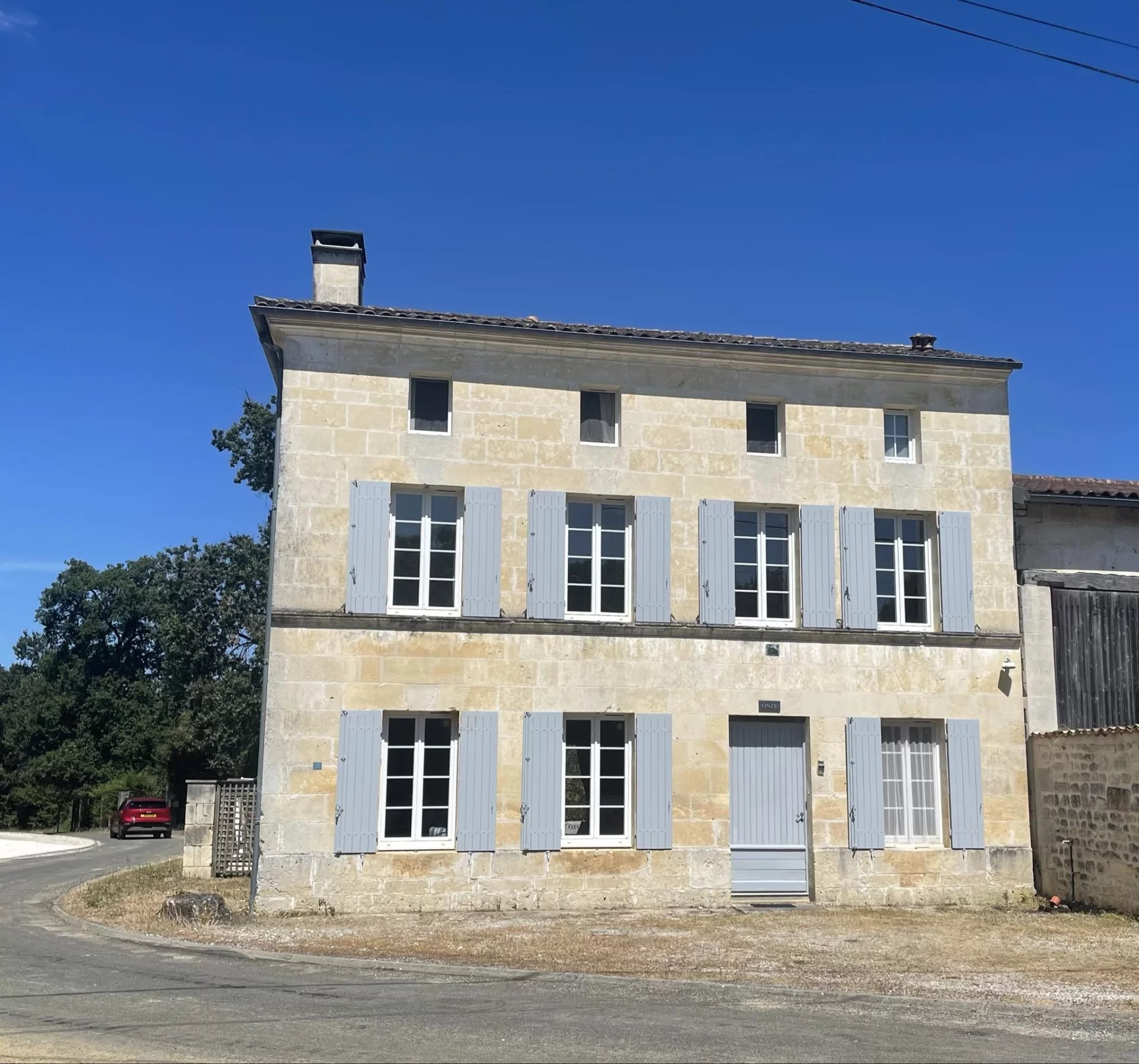 Maison proche Jonzac avec piscine et petit jardin