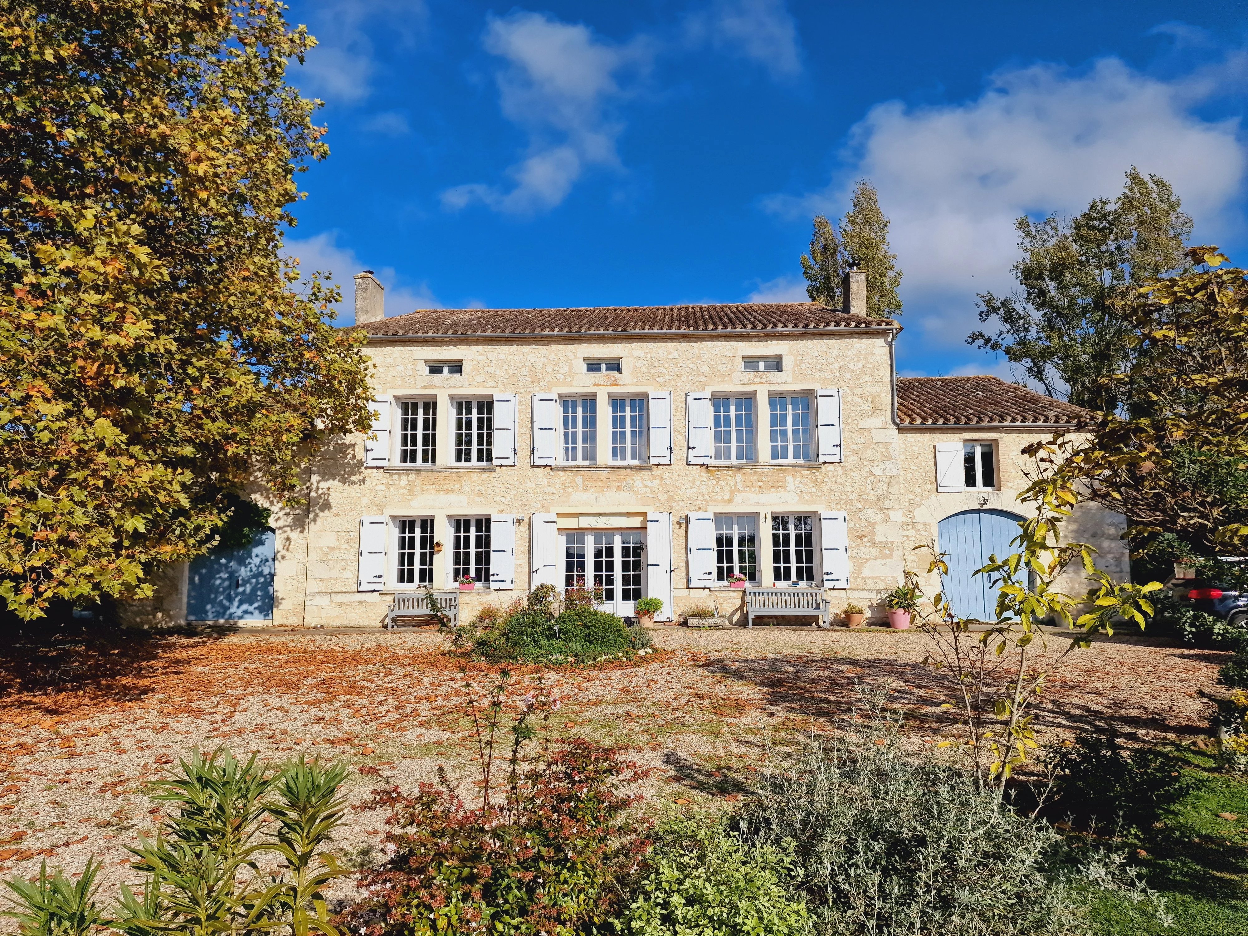 Maison de maître de 6 chambres près de Duras