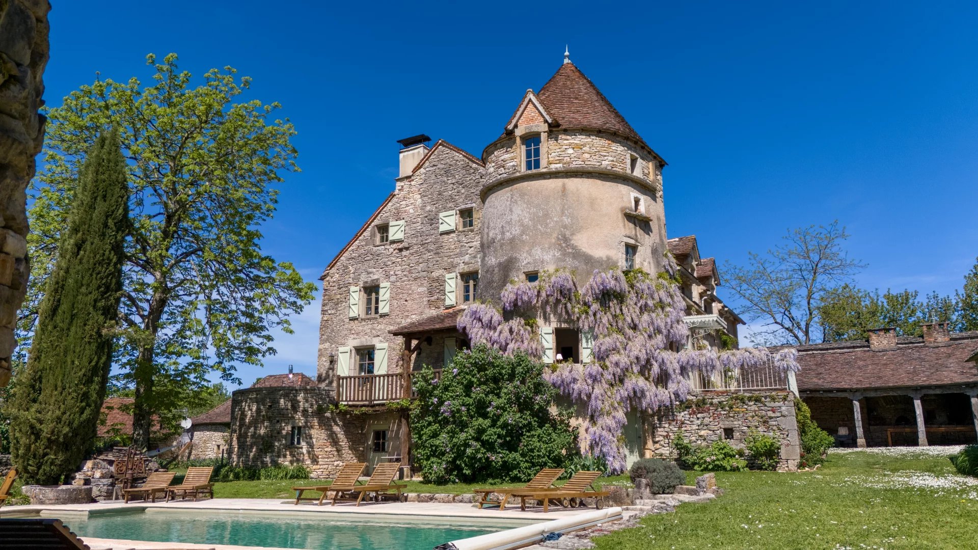 Manoir du XVe siècle, remarquable et insolite