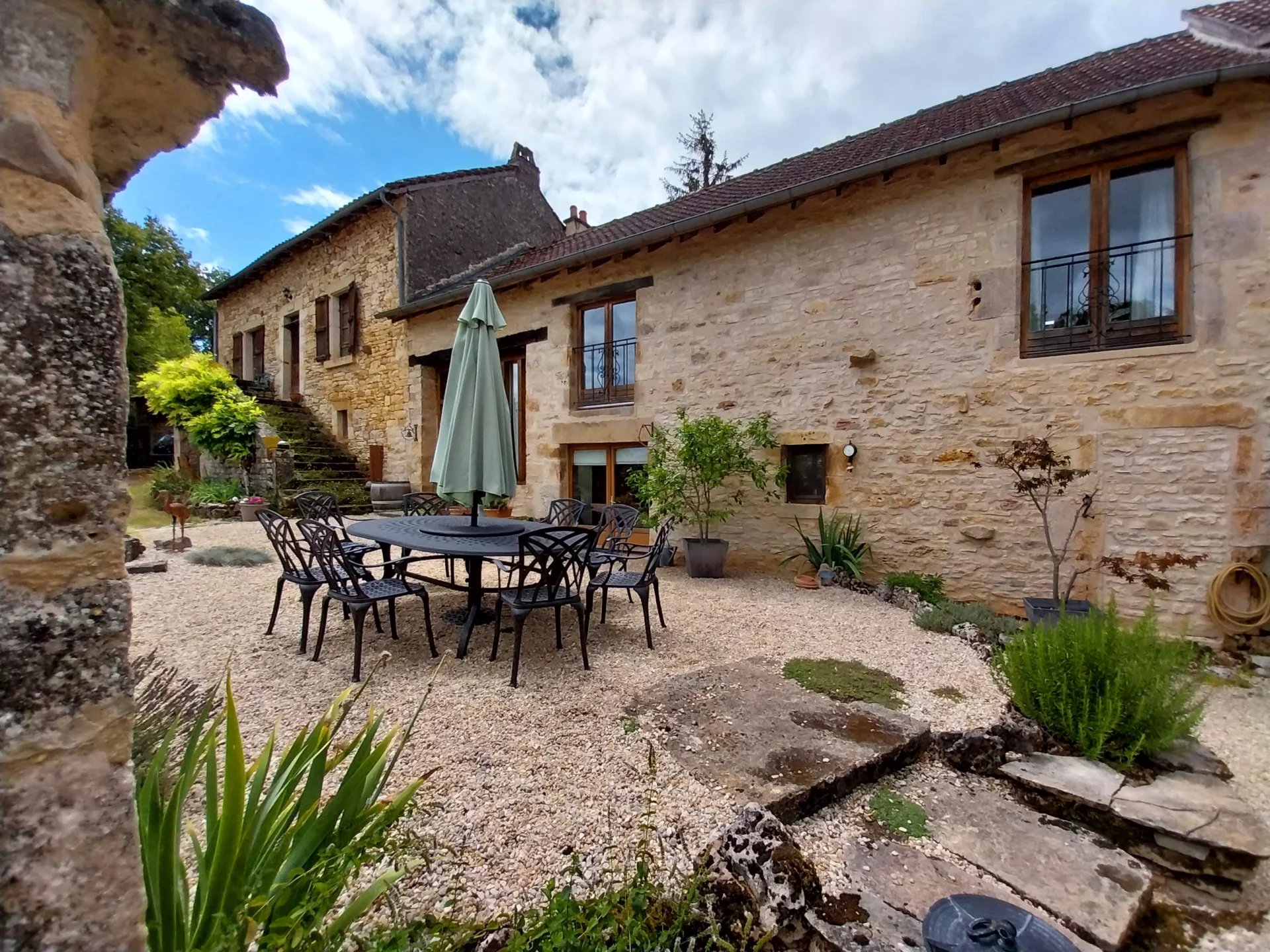 Beautifully restored longhouse with large rooms