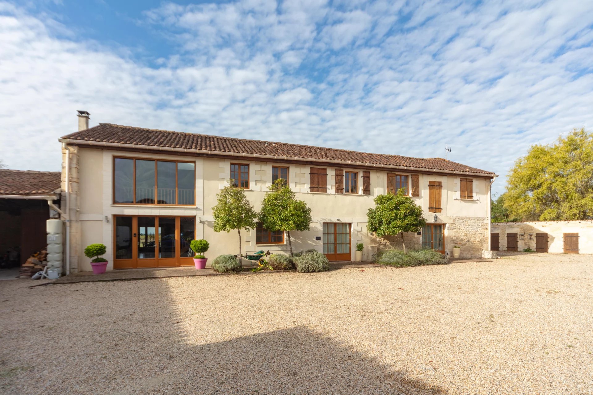 Superbe grange aménagée avec piscine chauffée