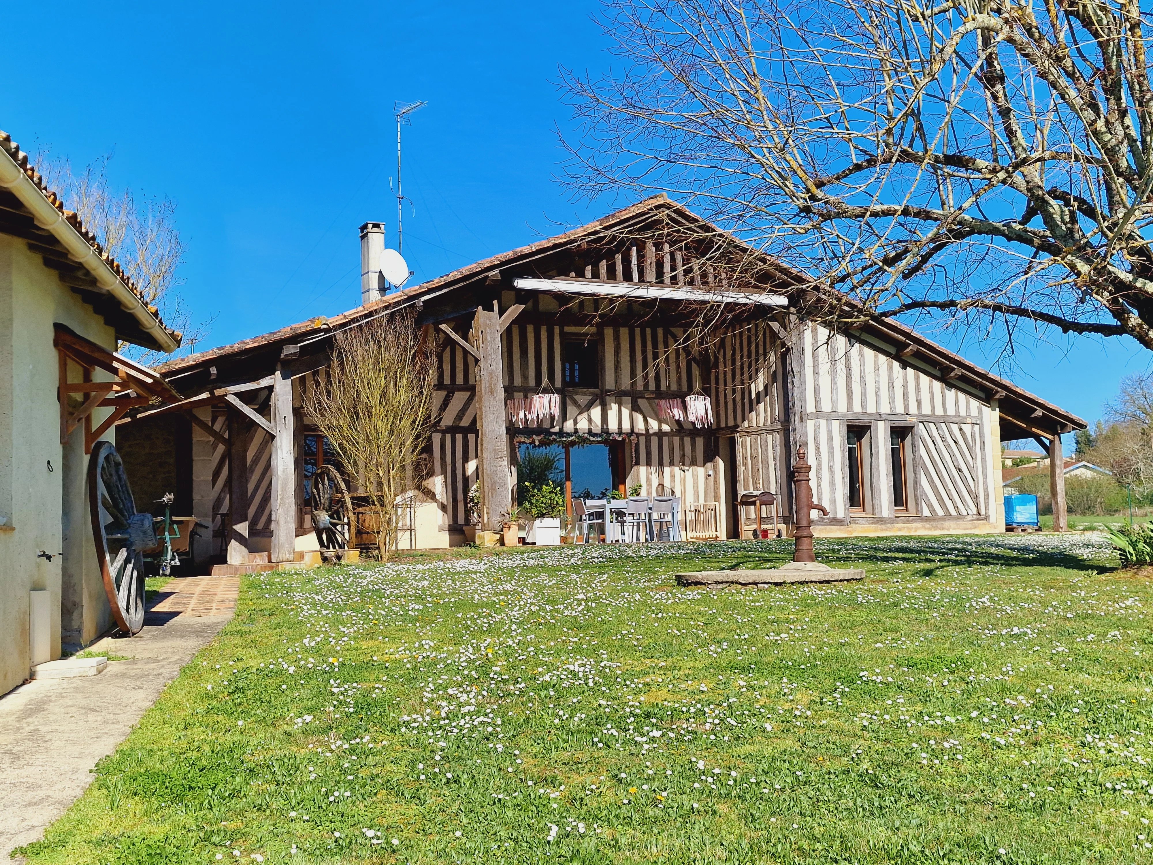 Maison de caractère avec 5 chambres et piscine