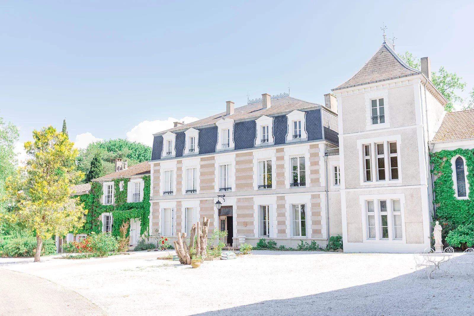 Stunningly renovated château set in a peaceful haven