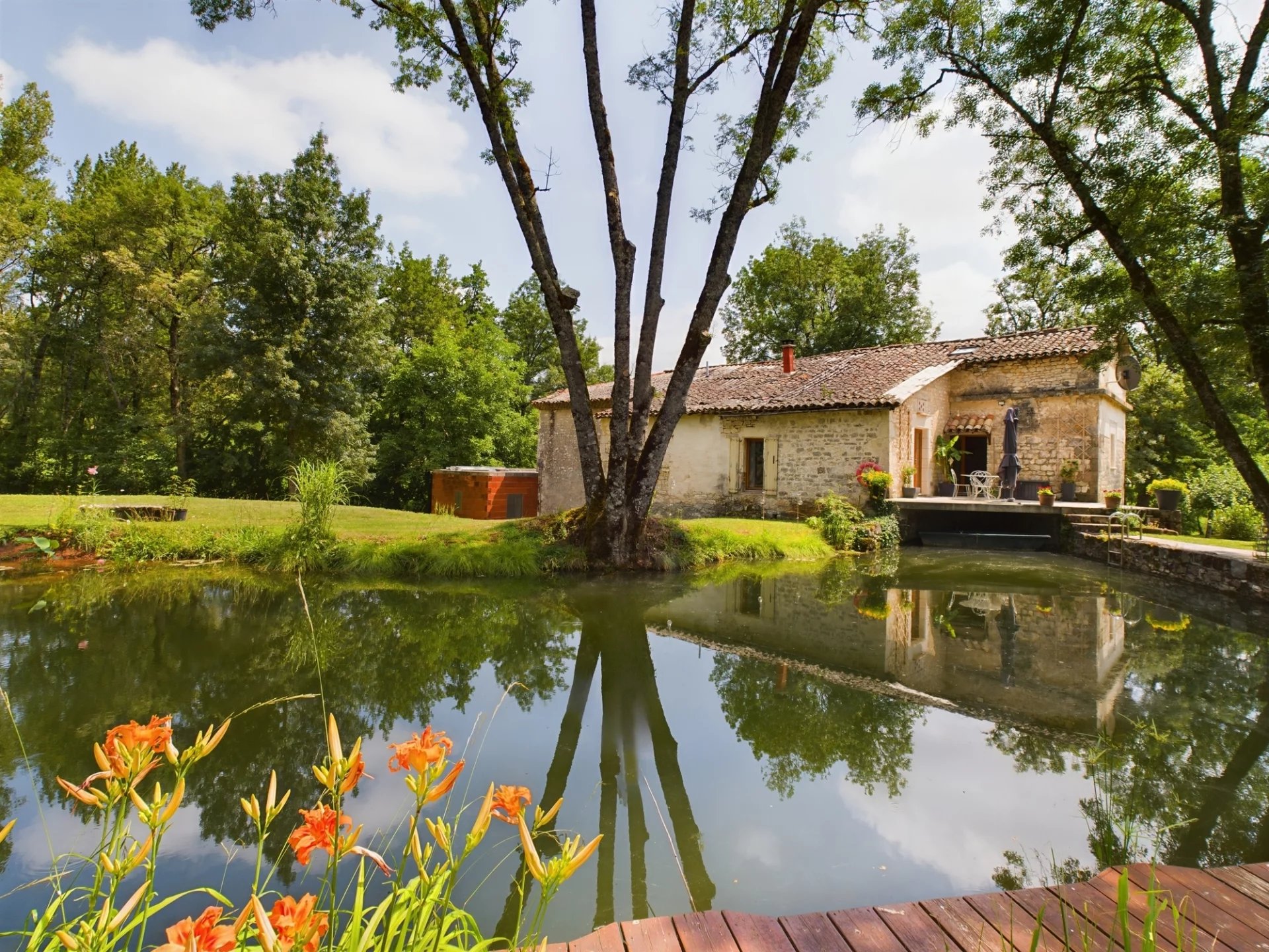 Former mill in a haven of peace in the Golden Triangle