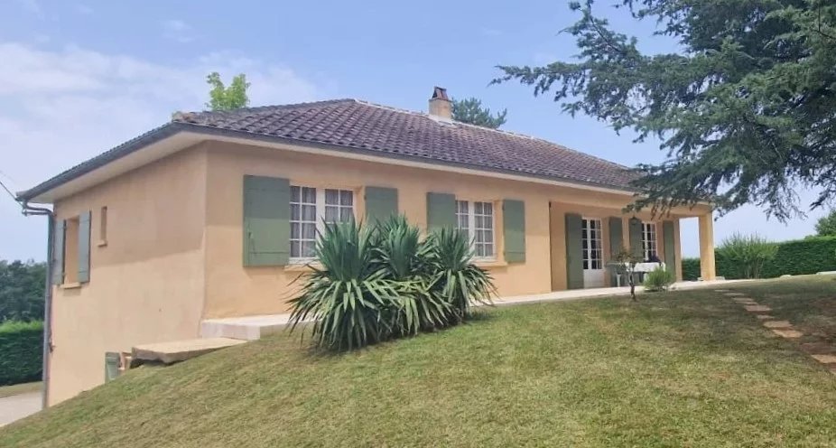 Charming, tranquil home near Monpazier with modern comforts, pool and view