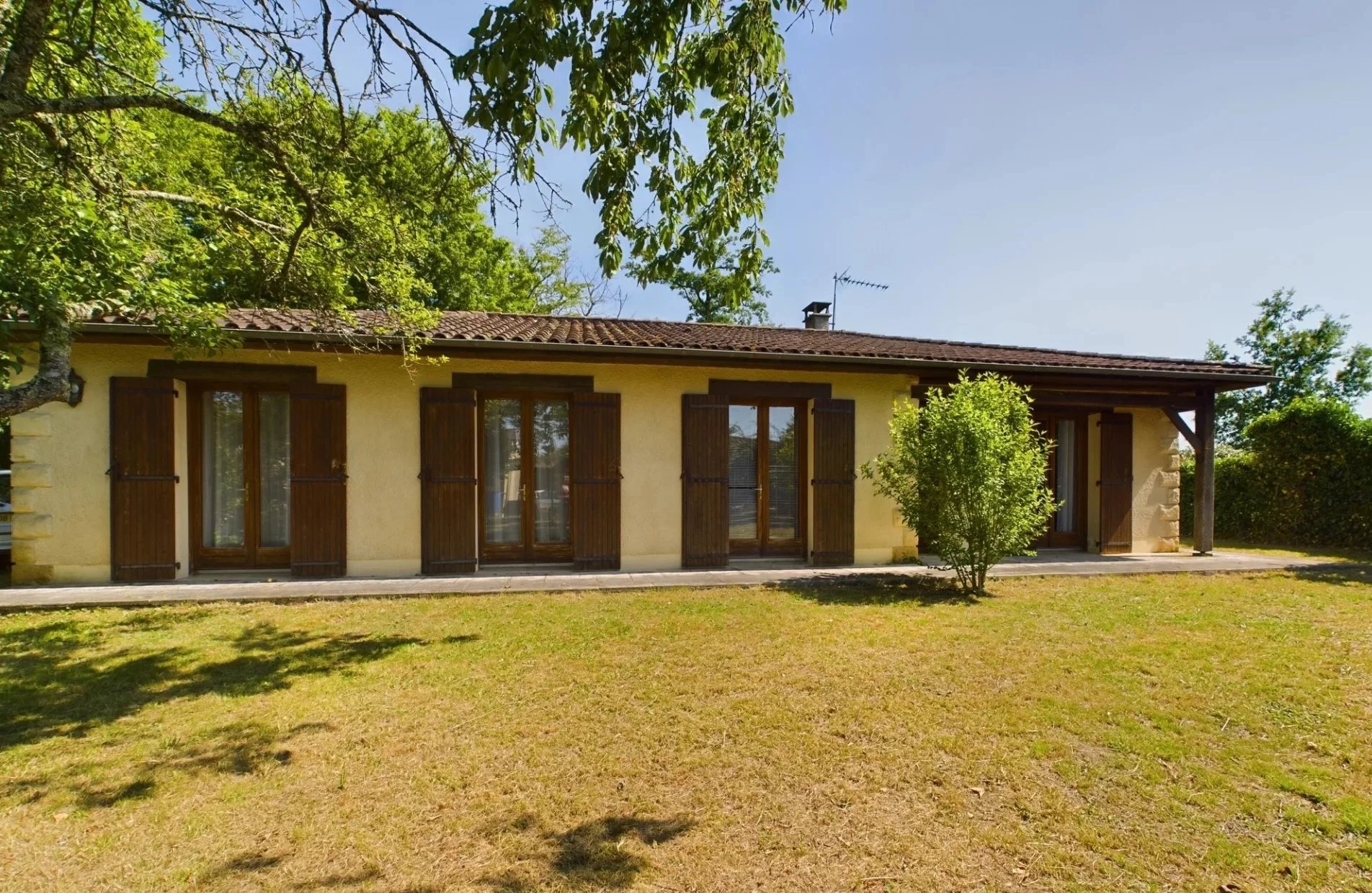 Pavillon de trois chambres proche des commodités