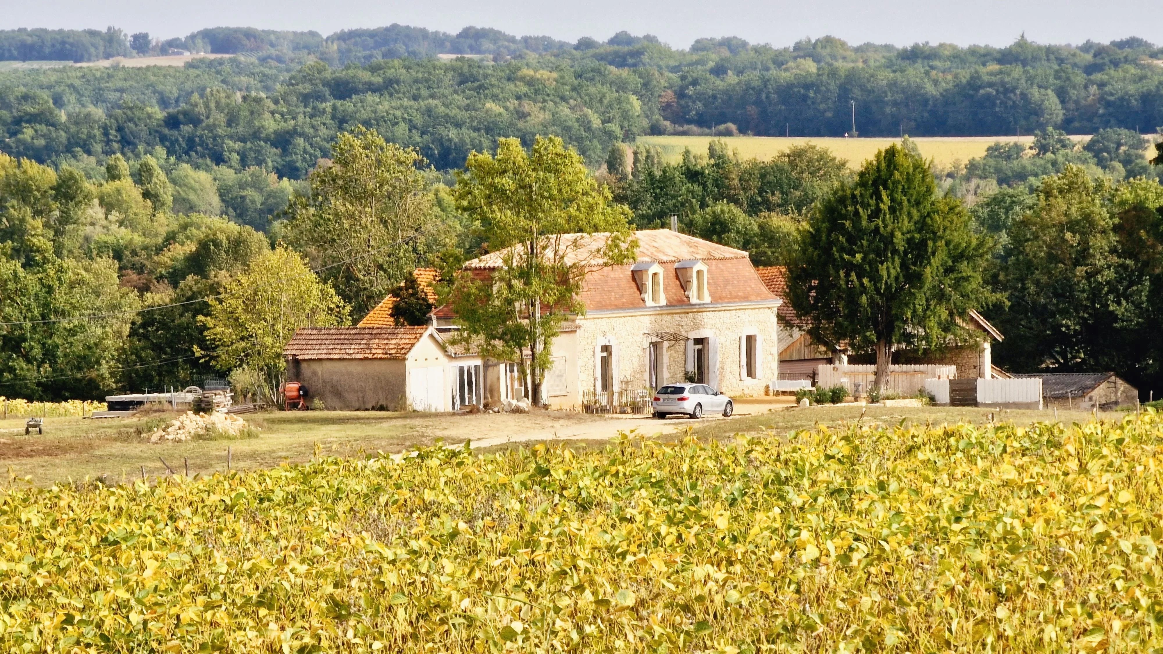 Propriété en pierre récemment rénovée avec vue