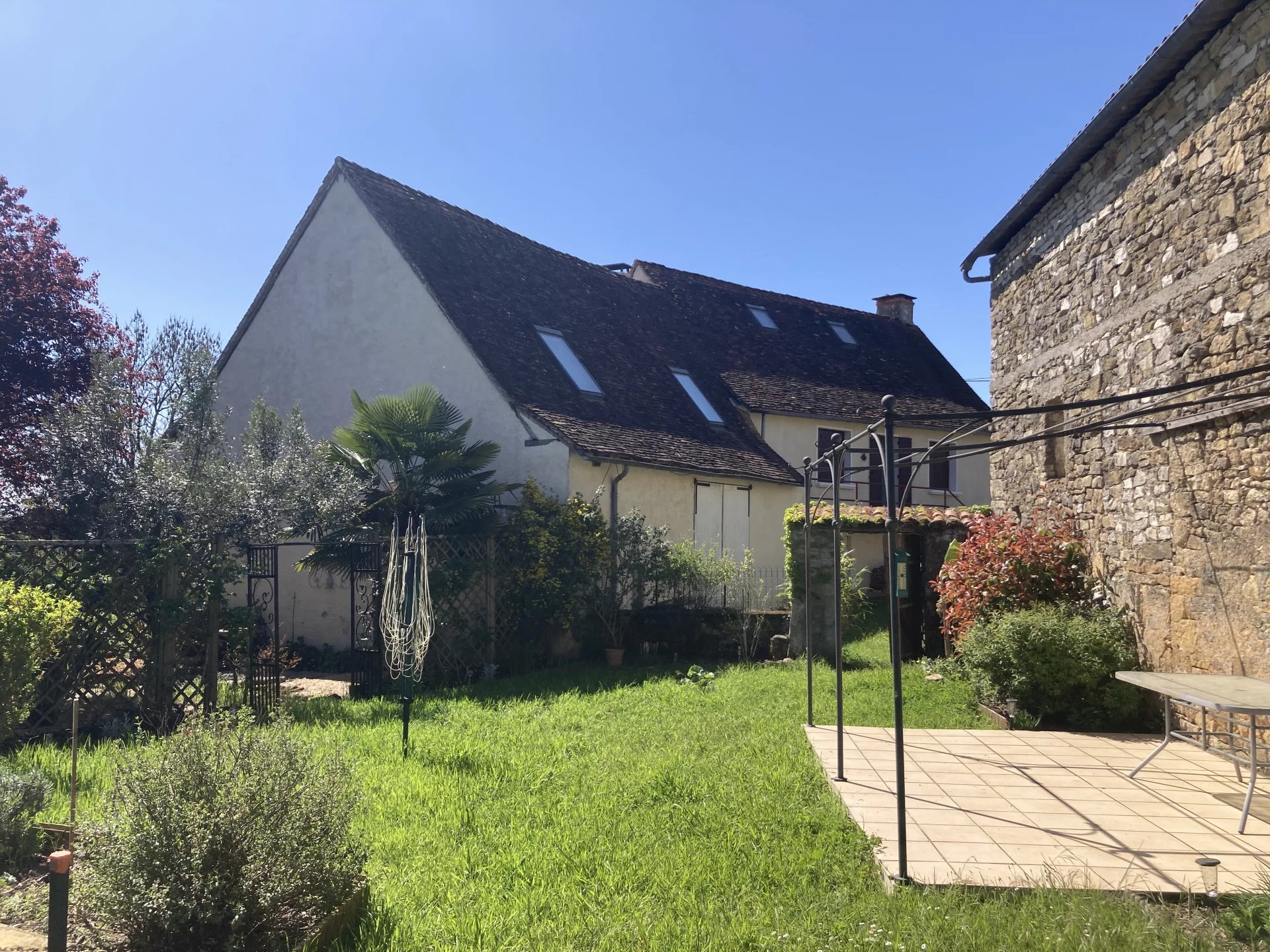Charmante propriété de village prête à être emménagée