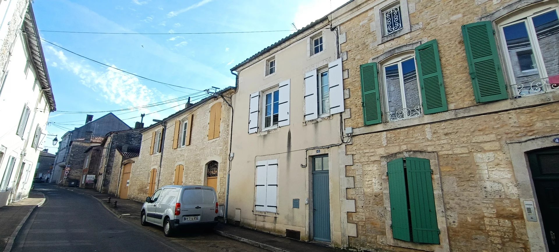 Maison de ville, 2 chambres, proche commerces